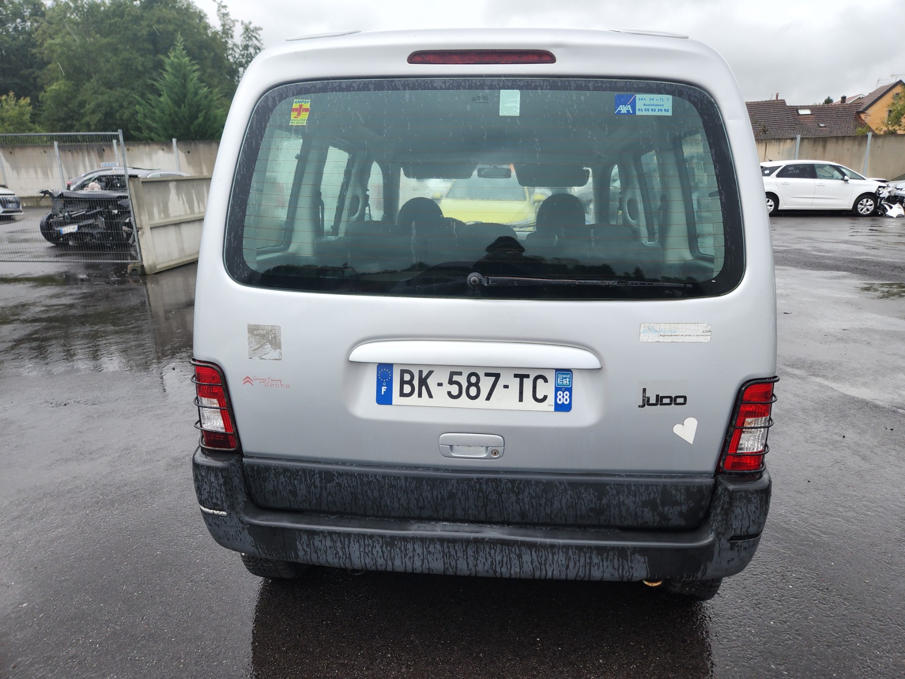 Extension d'aile arriere gauche pour PEUGEOT PARTNER 1 PHASE 2 Extension d'aile arriere gauche pour PEUGEOT PARTNER 1 PHASE 2