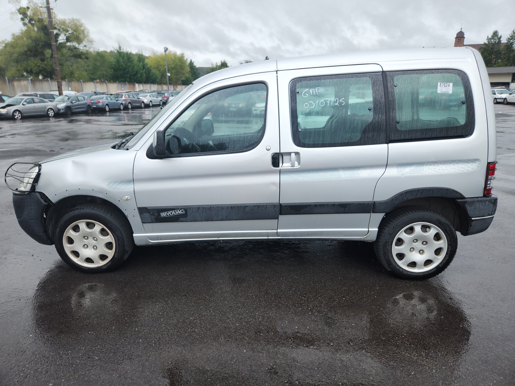 Extension d'aile arriere gauche pour PEUGEOT PARTNER 1 PHASE 2 Extension d'aile arriere gauche pour PEUGEOT PARTNER 1 PHASE 2