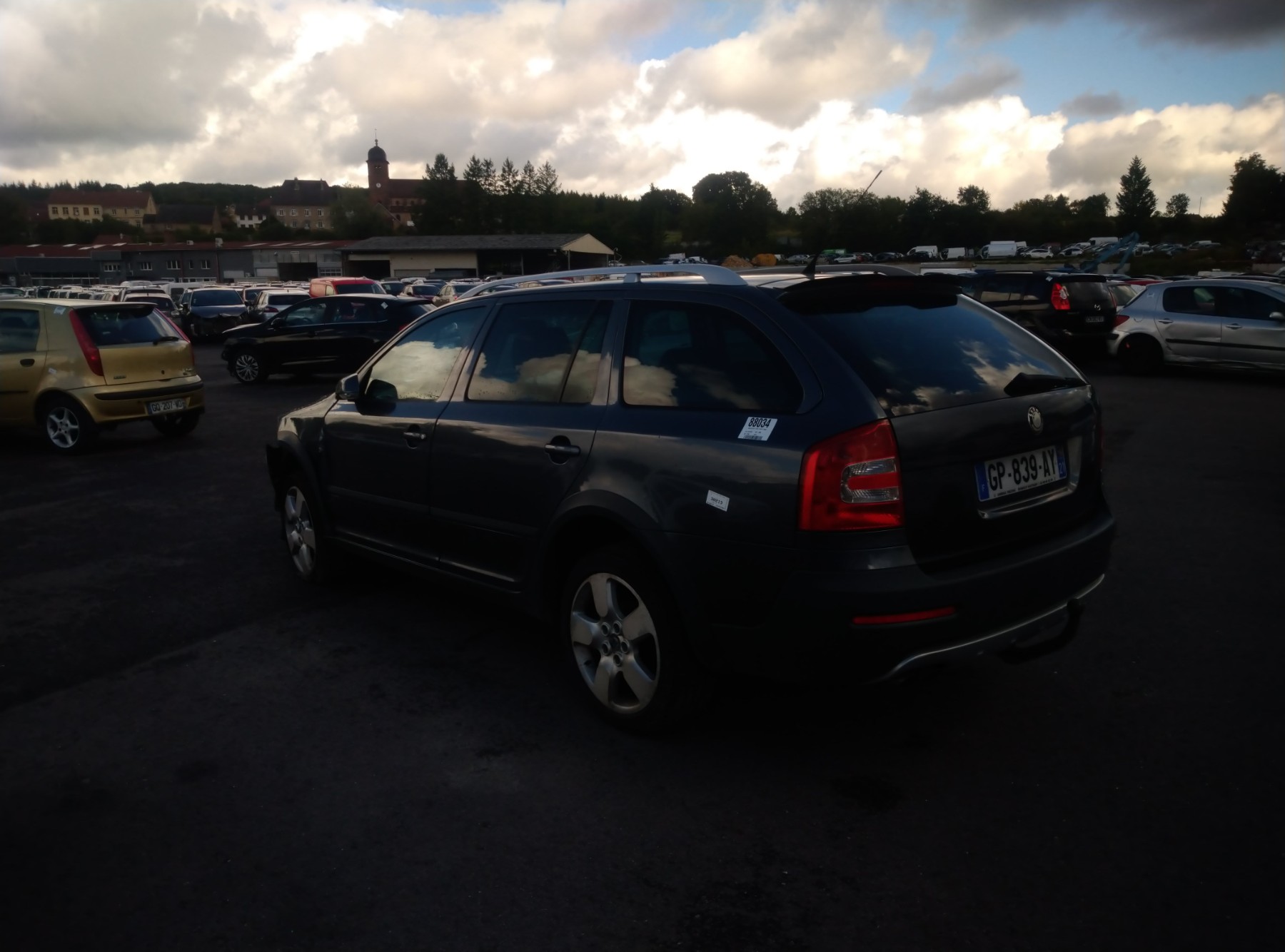 Retroviseur droit pour SKODA OCTAVIA 2 PHASE 1 BREAK Retroviseur droit pour SKODA OCTAVIA 2 PHASE 1 BREAK