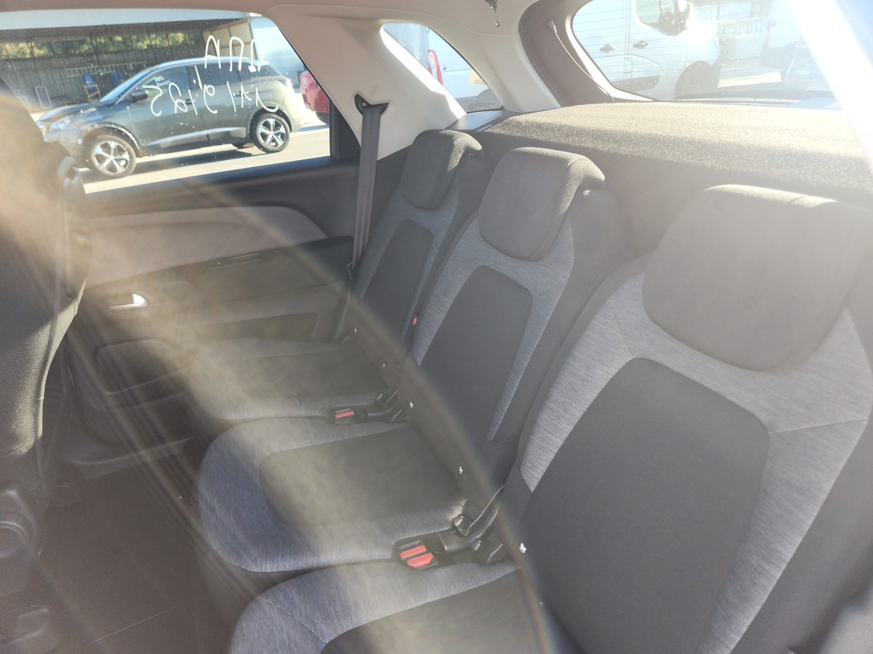 Anti brouillard gauche (feux) pour CITROEN C4 PICASSO 2 PHASE 2 Anti brouillard gauche (feux) pour CITROEN C4 PICASSO 2 PHASE 2