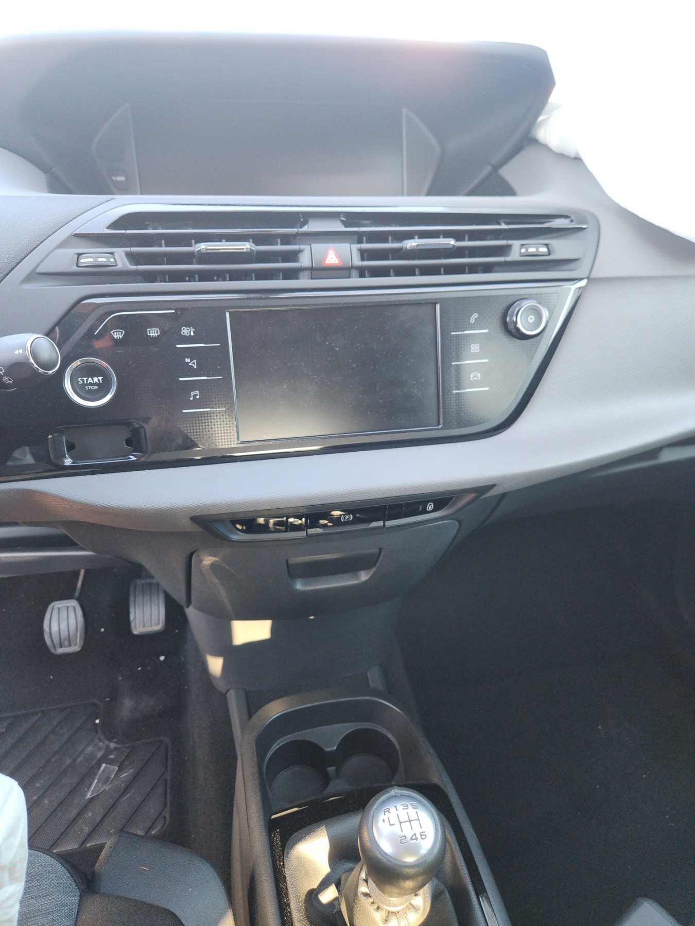 Anti brouillard gauche (feux) pour CITROEN C4 PICASSO 2 PHASE 2 Anti brouillard gauche (feux) pour CITROEN C4 PICASSO 2 PHASE 2