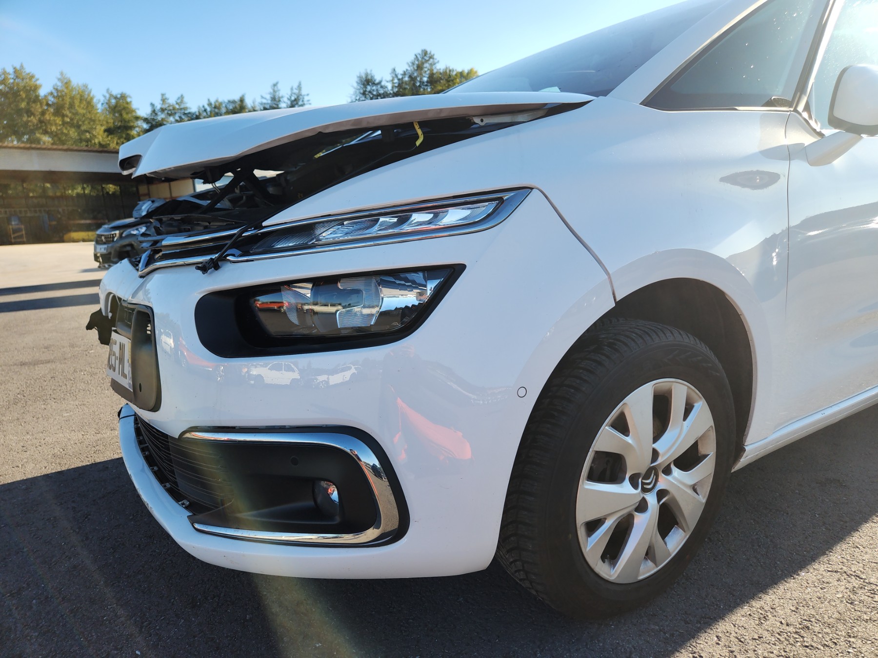 Anti brouillard gauche (feux) pour CITROEN C4 PICASSO 2 PHASE 2 Anti brouillard gauche (feux) pour CITROEN C4 PICASSO 2 PHASE 2