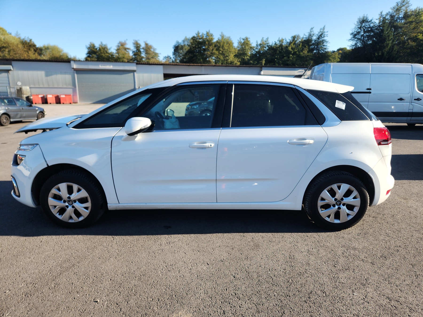 Anti brouillard gauche (feux) pour CITROEN C4 PICASSO 2 PHASE 2 Anti brouillard gauche (feux) pour CITROEN C4 PICASSO 2 PHASE 2