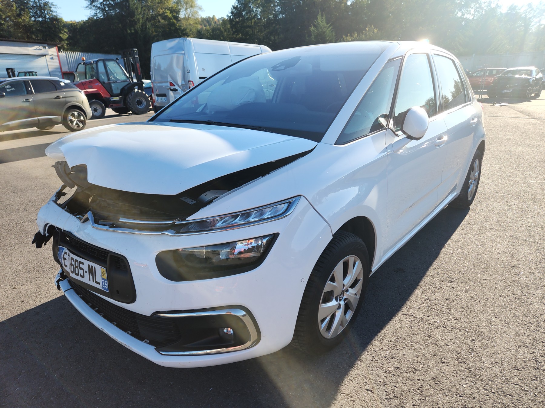 Anti brouillard gauche (feux) pour CITROEN C4 PICASSO 2 PHASE 2 Anti brouillard gauche (feux) pour CITROEN C4 PICASSO 2 PHASE 2