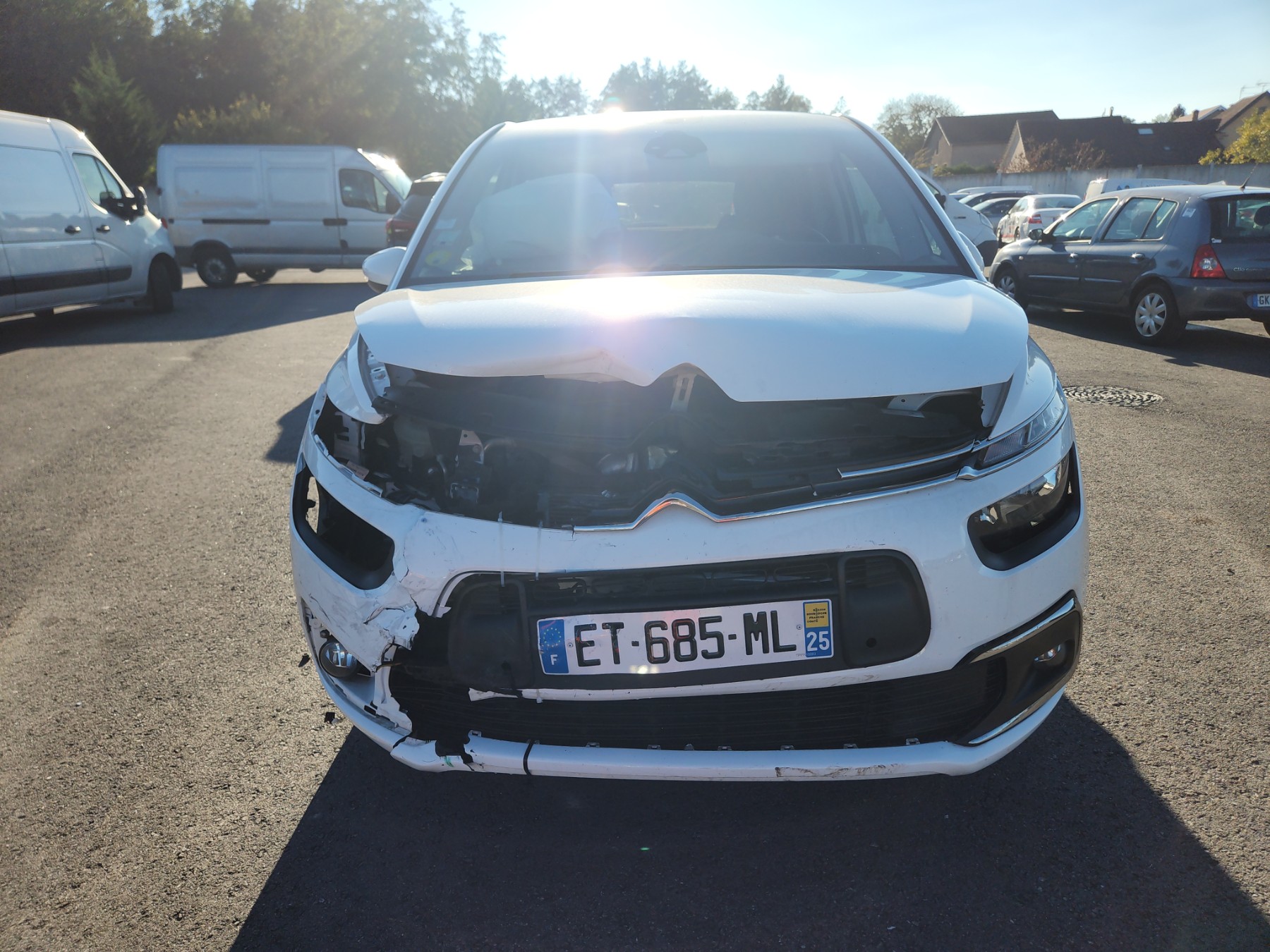 Anti brouillard gauche (feux) pour CITROEN C4 PICASSO 2 PHASE 2 Anti brouillard gauche (feux) pour CITROEN C4 PICASSO 2 PHASE 2