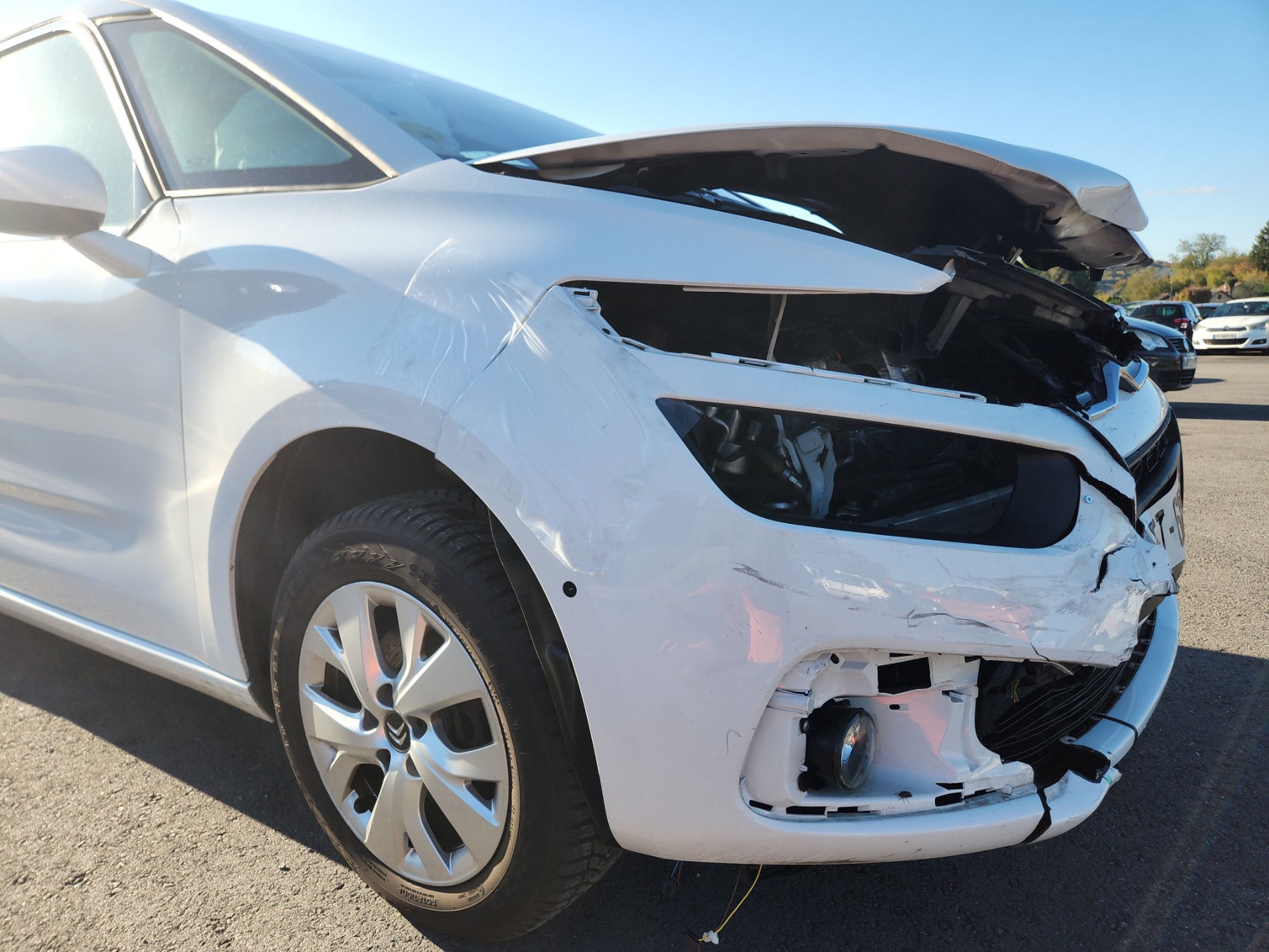 Anti brouillard gauche (feux) pour CITROEN C4 PICASSO 2 PHASE 2 Anti brouillard gauche (feux) pour CITROEN C4 PICASSO 2 PHASE 2