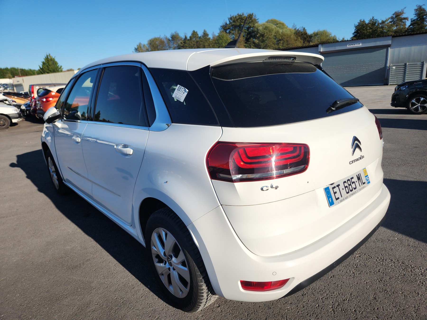 Anti brouillard gauche (feux) pour CITROEN C4 PICASSO 2 PHASE 2 Anti brouillard gauche (feux) pour CITROEN C4 PICASSO 2 PHASE 2