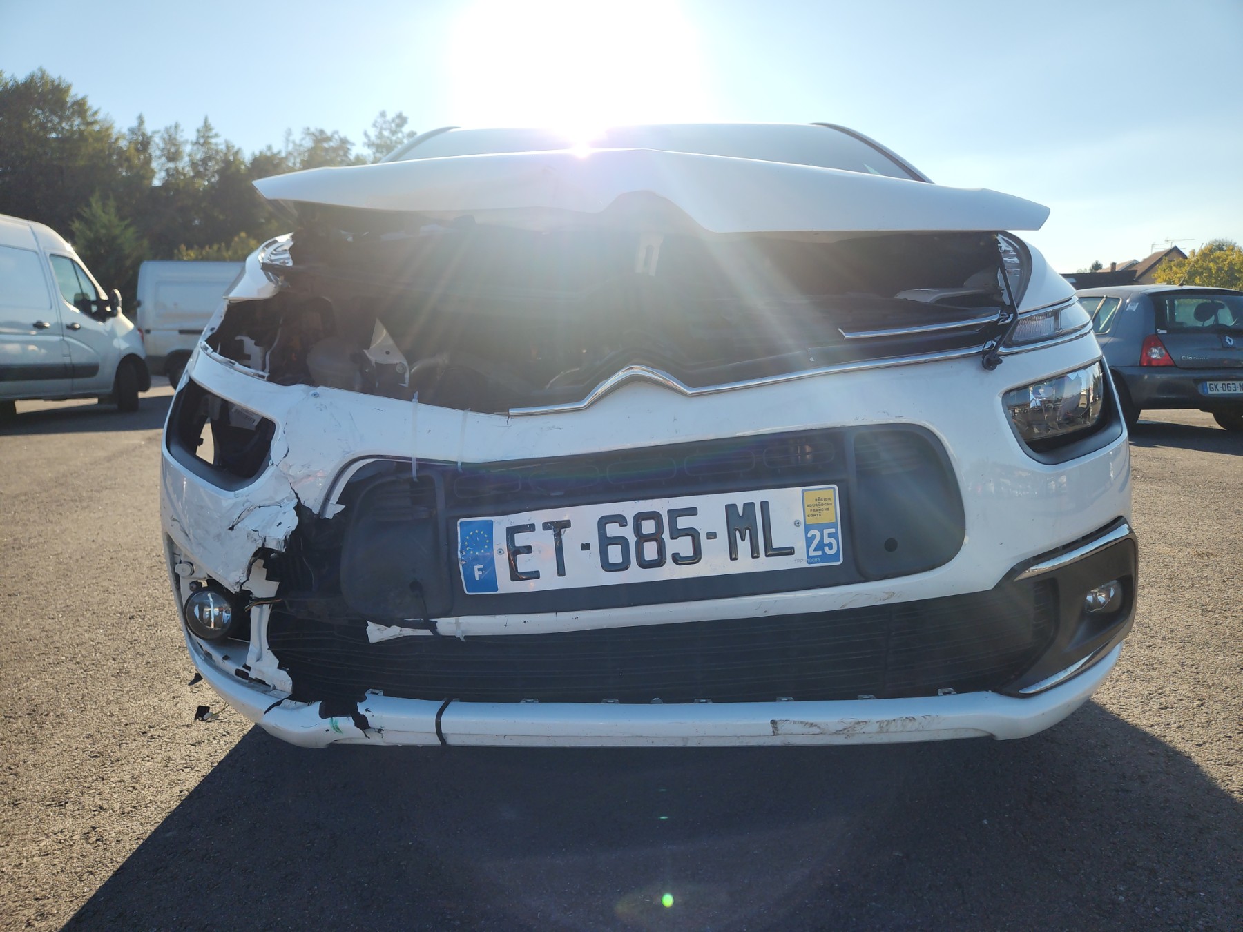 Anti brouillard gauche (feux) pour CITROEN C4 PICASSO 2 PHASE 2 Anti brouillard gauche (feux) pour CITROEN C4 PICASSO 2 PHASE 2