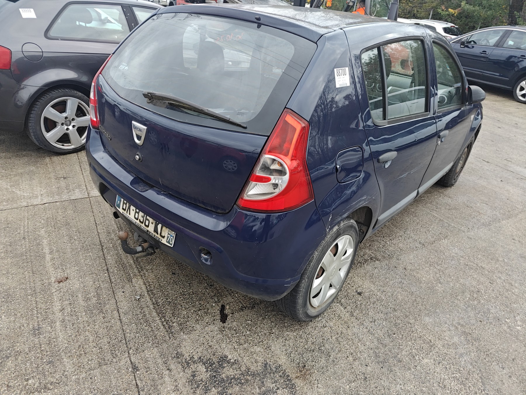 Feu phare avant principal droit DACIA SANDERO 1 8200733877