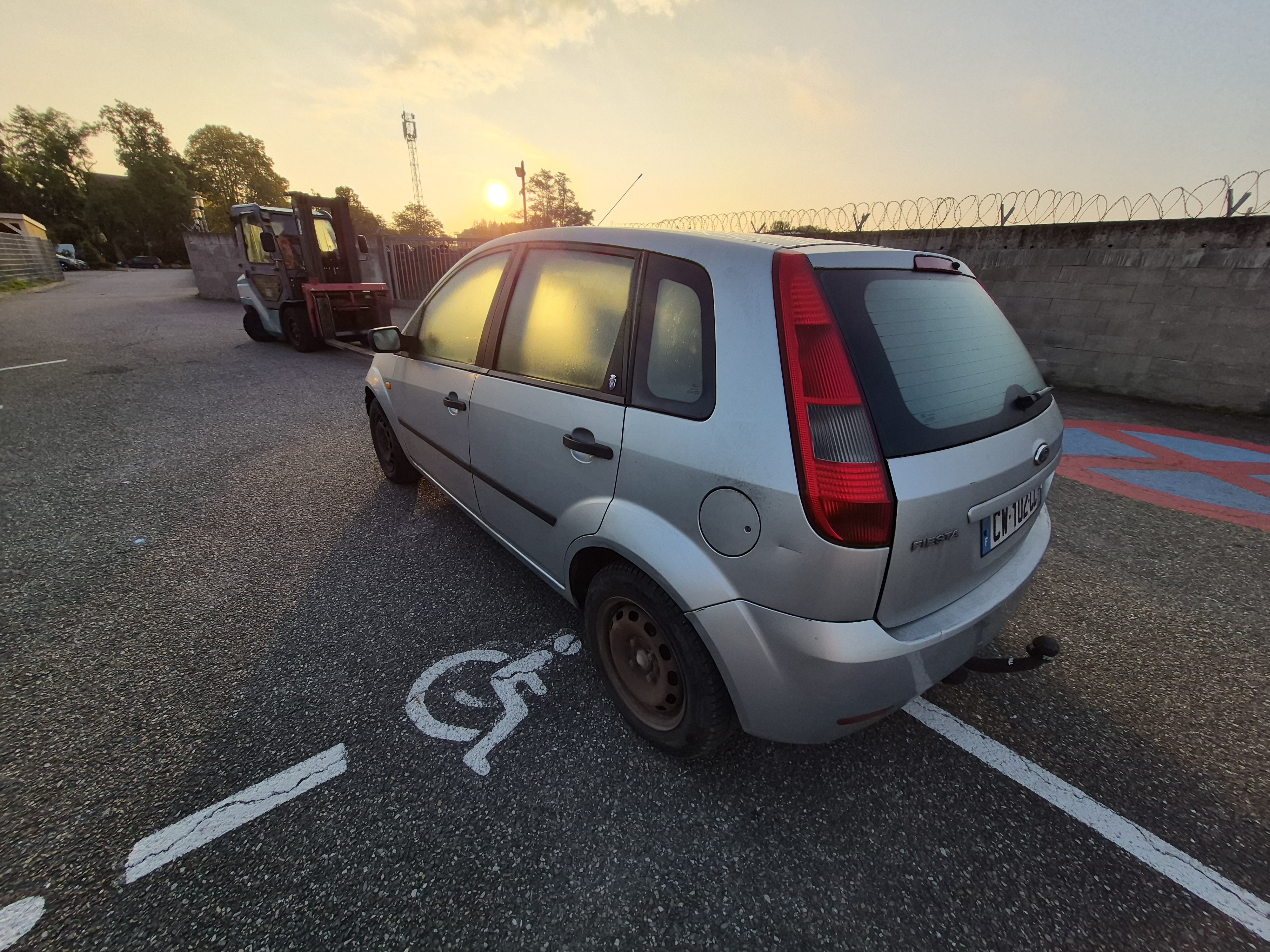 Volant pour FORD FIESTA 5 PHASE 1 Volant pour FORD FIESTA 5 PHASE 1