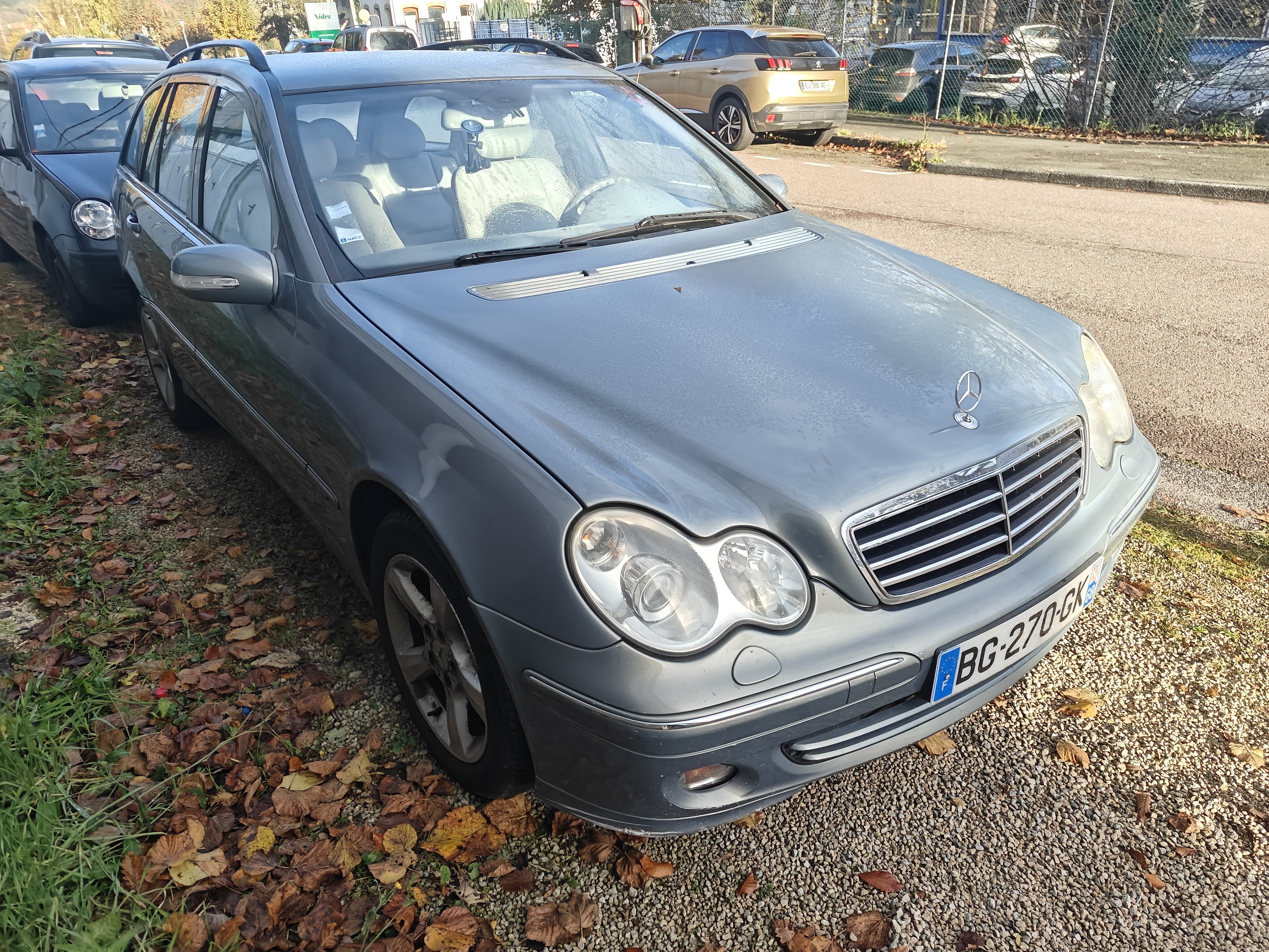 Bras inferieur avant gauche pour MERCEDES CLASSE C 203 PHASE 1 BREAK Bras inferieur avant gauche pour MERCEDES CLASSE C 203 PHASE 1 BREAK