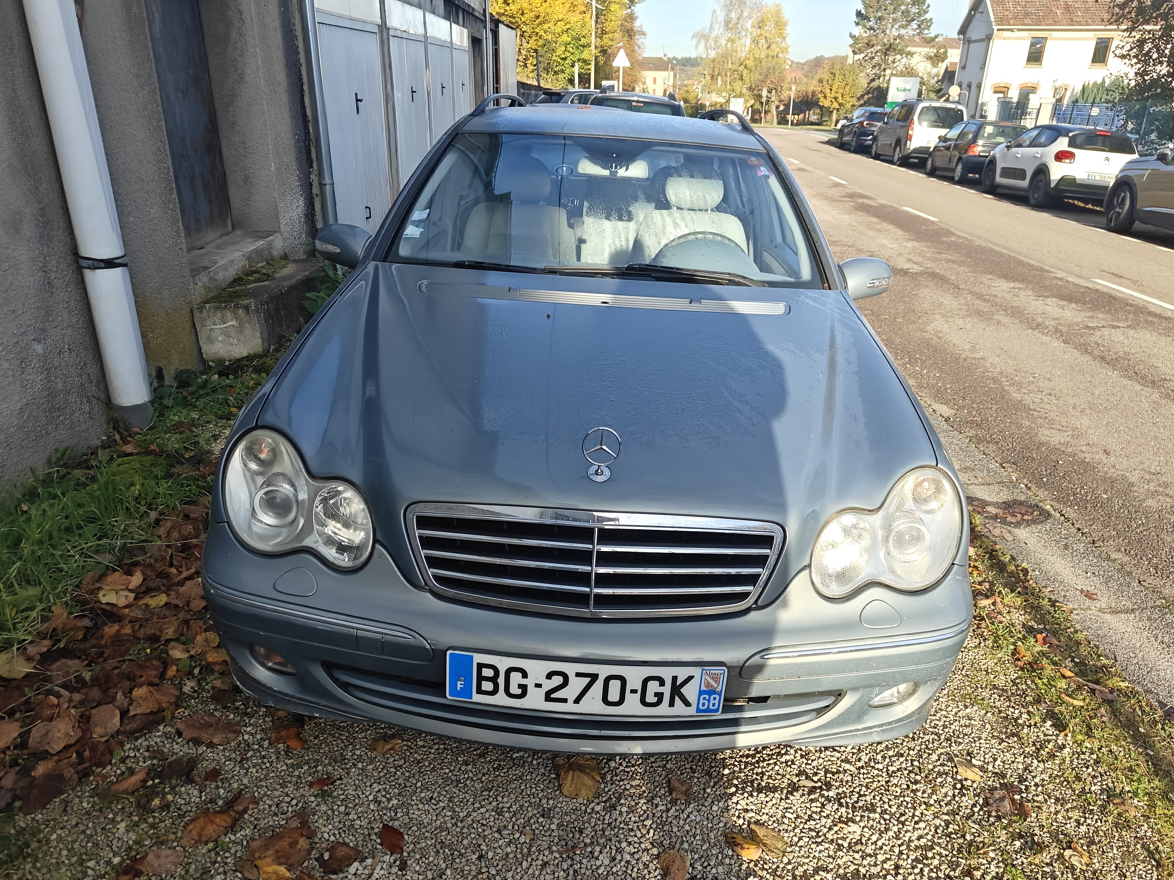 Bras inferieur avant gauche pour MERCEDES CLASSE C 203 PHASE 1 BREAK Bras inferieur avant gauche pour MERCEDES CLASSE C 203 PHASE 1 BREAK