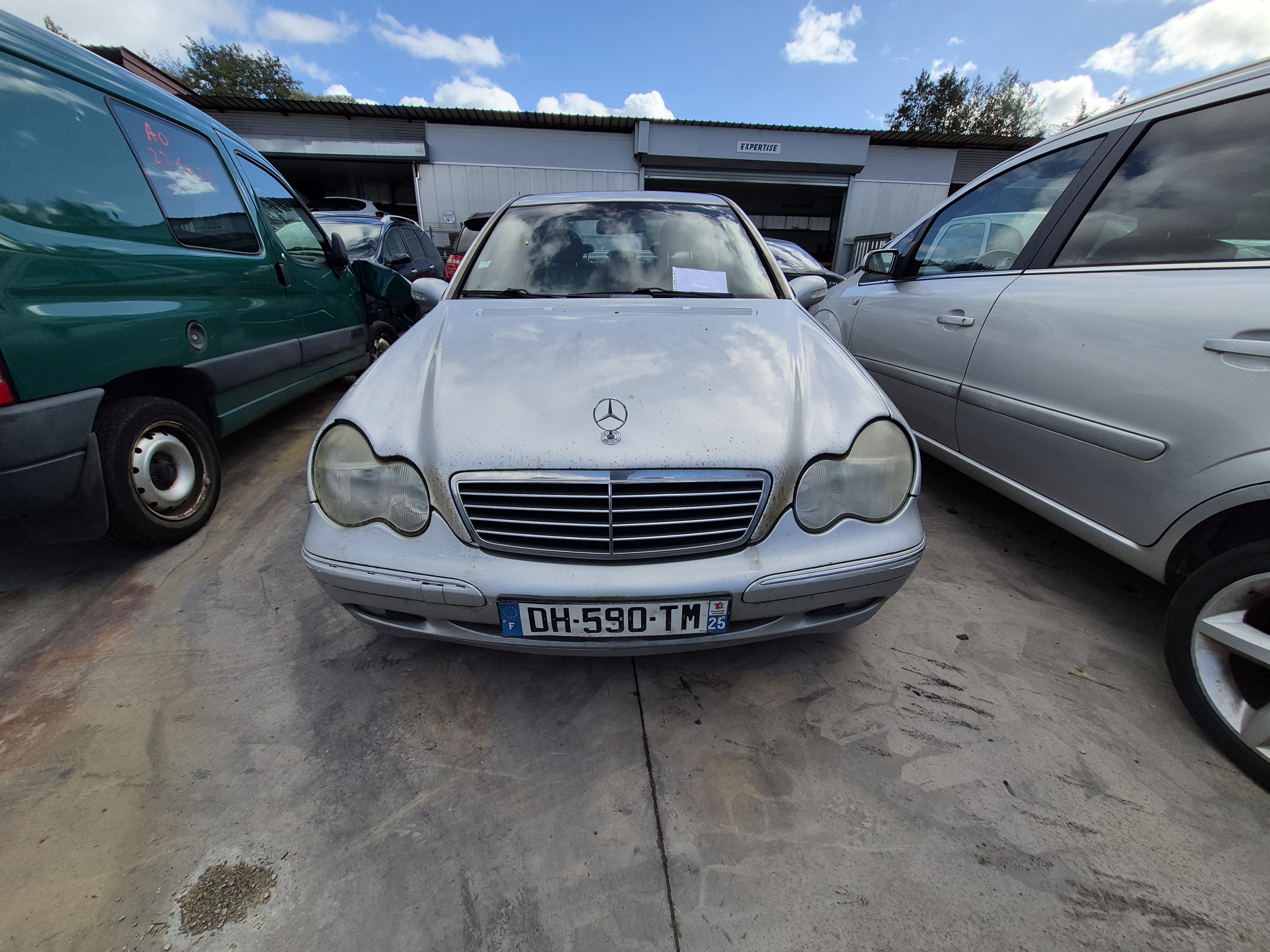 Feu arriere principal droit (feux) pour MERCEDES CLASSE C 203 PHASE 1 Feu arriere principal droit (feux) pour MERCEDES CLASSE C 203 PHASE 1