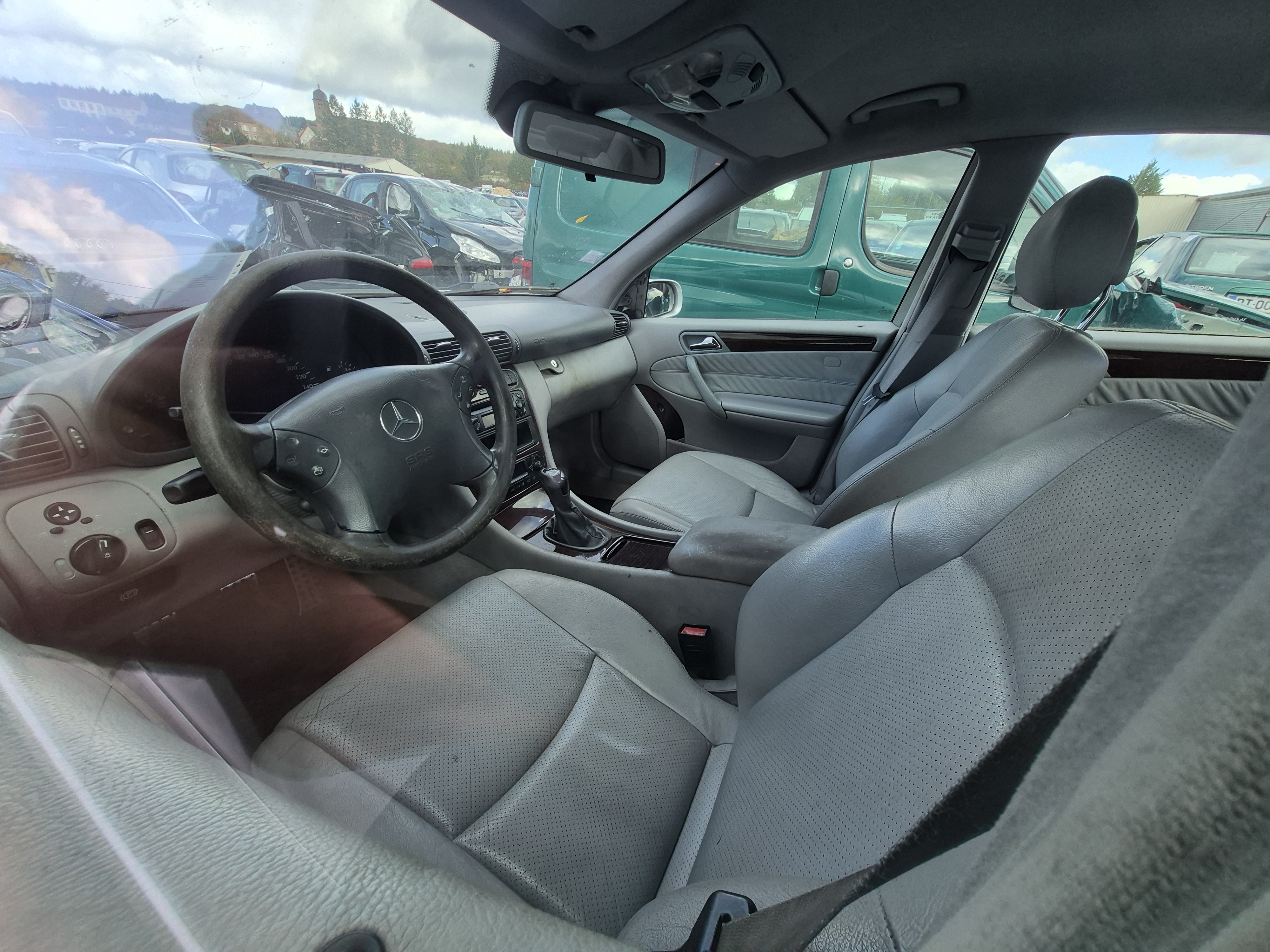 Feu arriere principal droit (feux) pour MERCEDES CLASSE C 203 PHASE 1 Feu arriere principal droit (feux) pour MERCEDES CLASSE C 203 PHASE 1