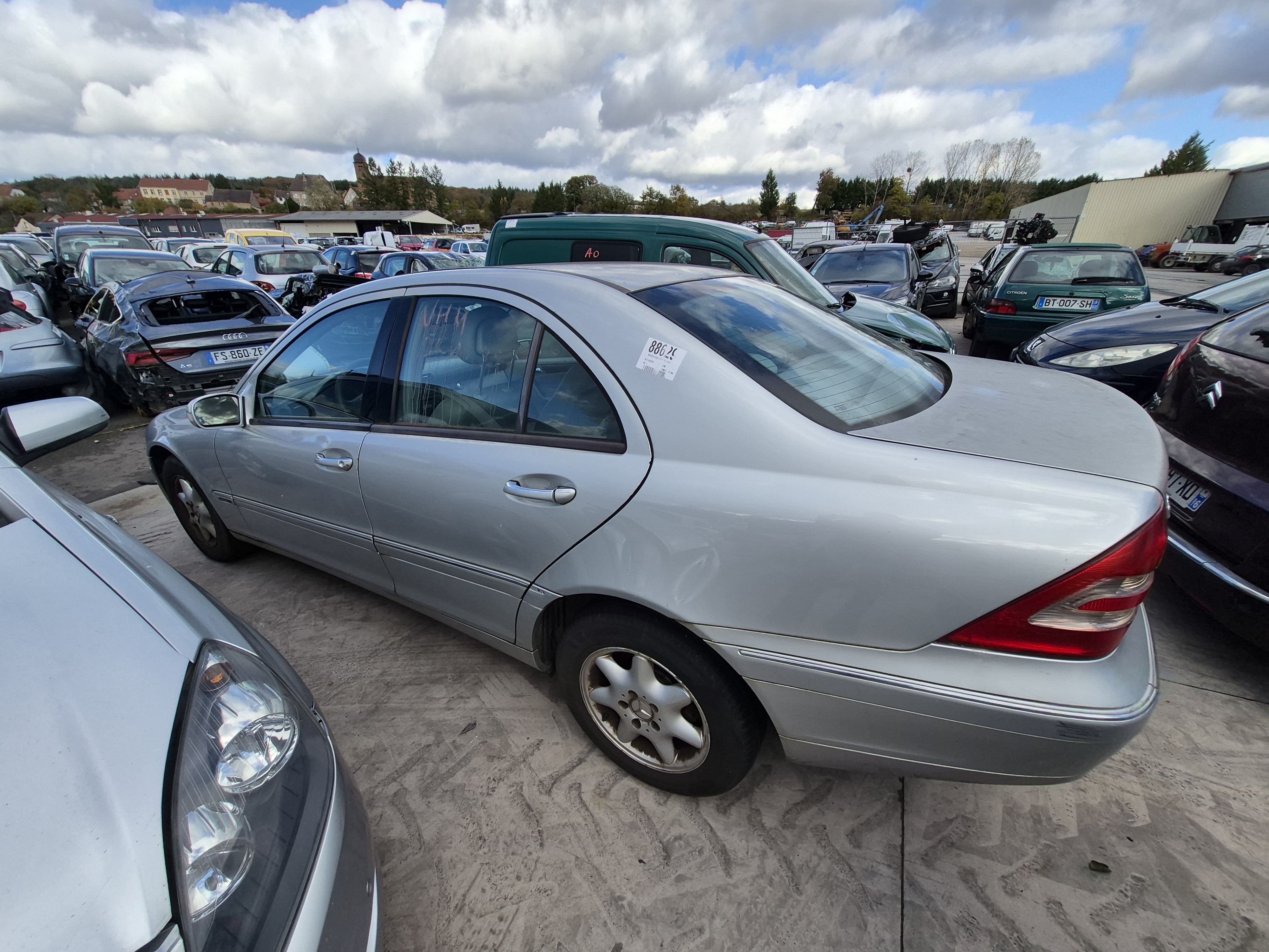 Feu arriere principal droit (feux) pour MERCEDES CLASSE C 203 PHASE 1 Feu arriere principal droit (feux) pour MERCEDES CLASSE C 203 PHASE 1