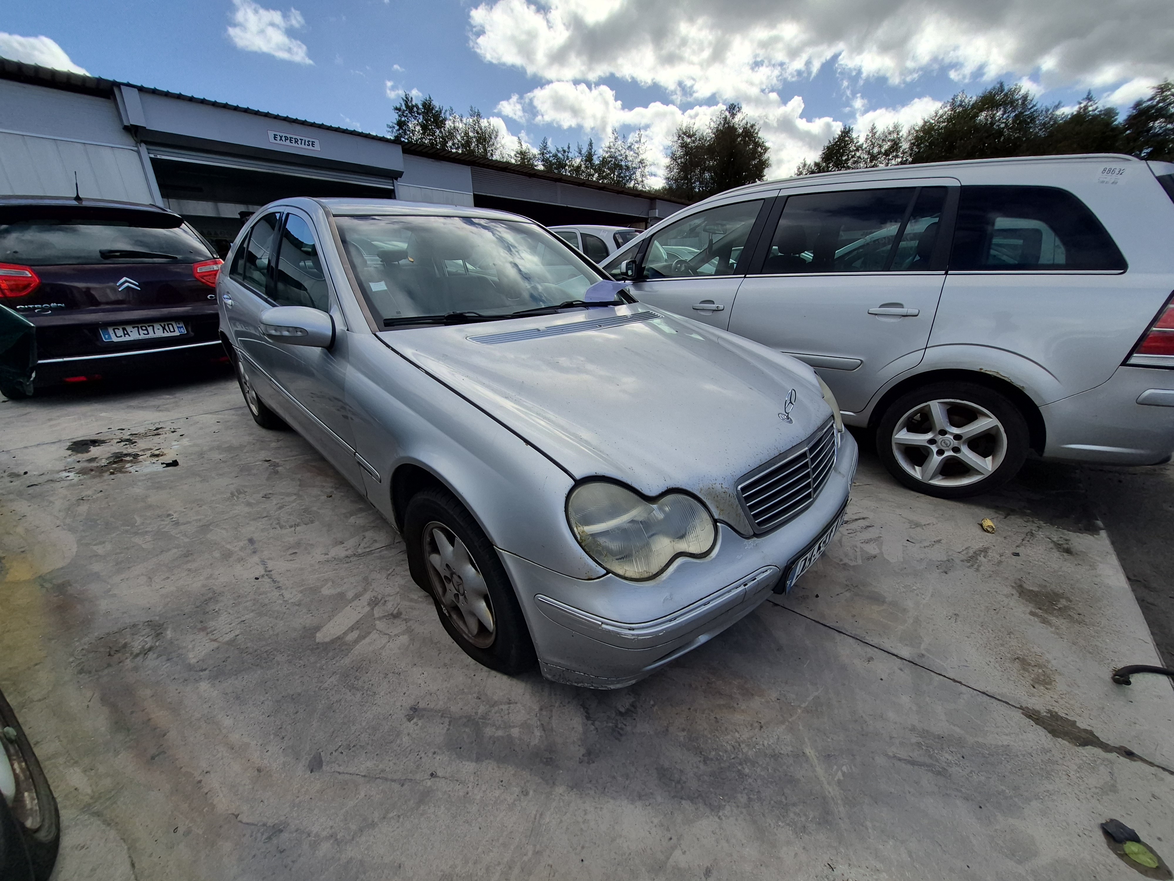 Feu arriere principal droit (feux) pour MERCEDES CLASSE C 203 PHASE 1 Feu arriere principal droit (feux) pour MERCEDES CLASSE C 203 PHASE 1