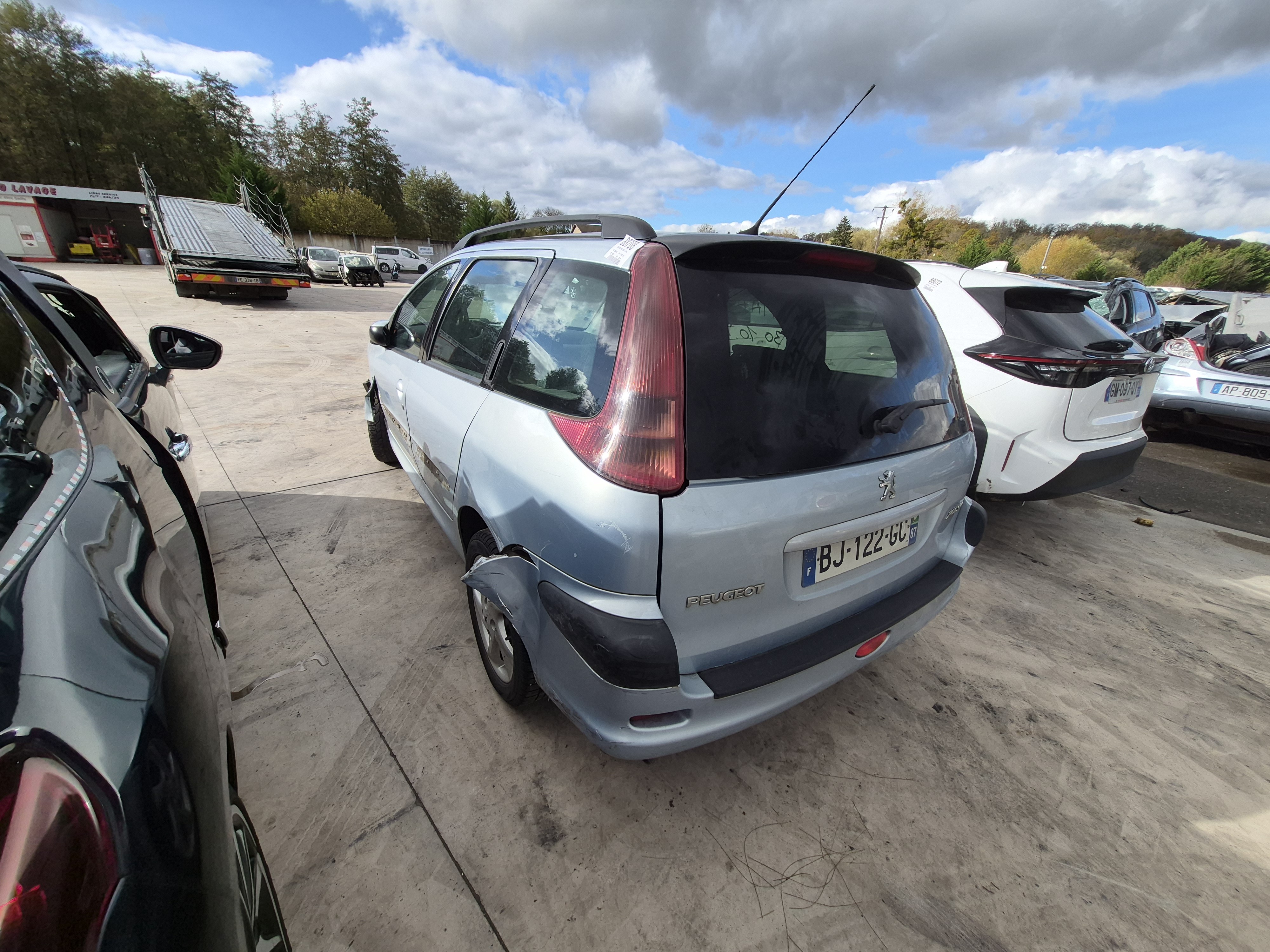 Feu arriere principal gauche (feux) pour PEUGEOT 206 PHASE 2 BREAK Feu arriere principal gauche (feux) pour PEUGEOT 206 PHASE 2 BREAK