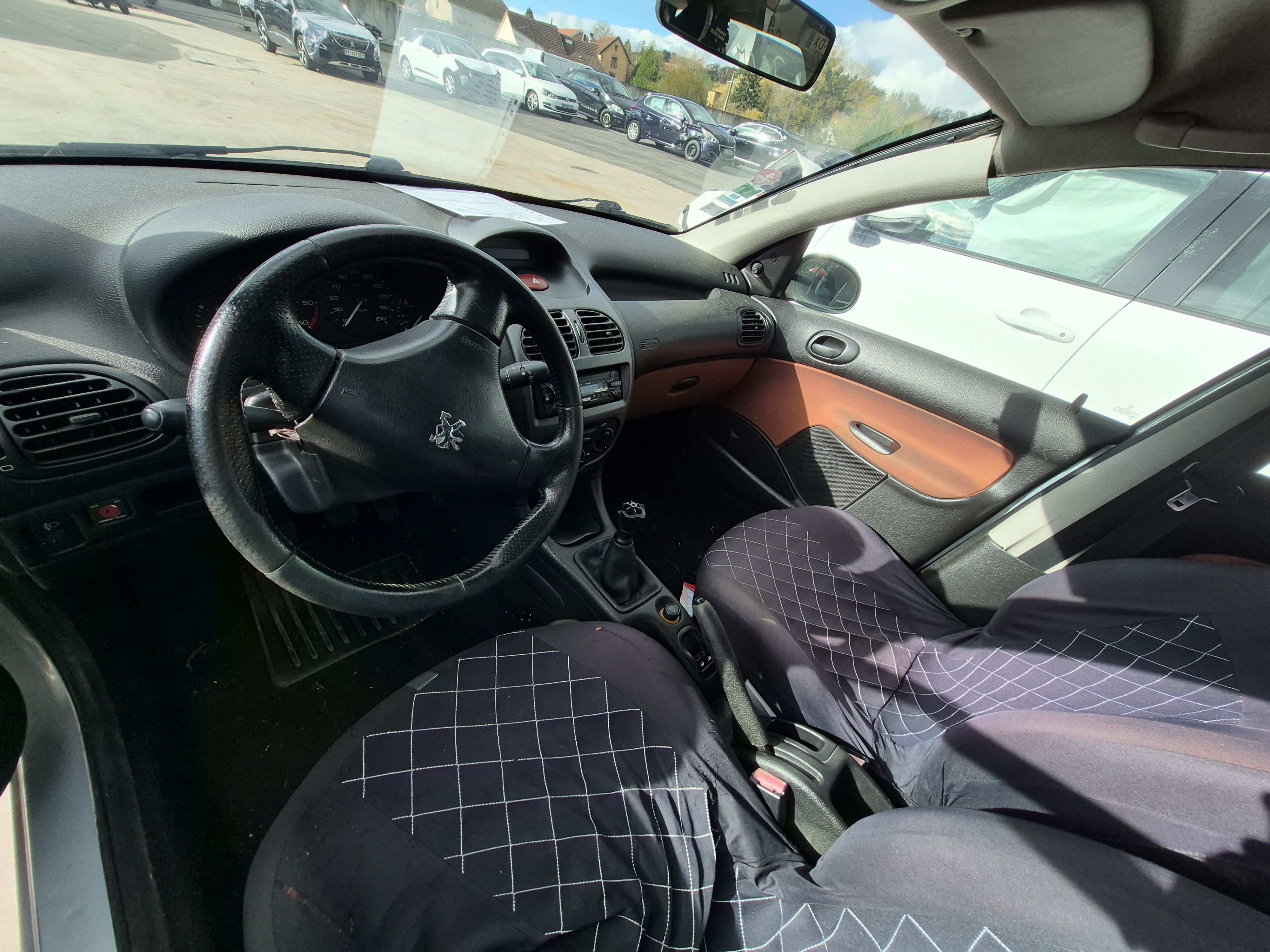 Feu arriere principal gauche (feux) pour PEUGEOT 206 PHASE 2 BREAK Feu arriere principal gauche (feux) pour PEUGEOT 206 PHASE 2 BREAK