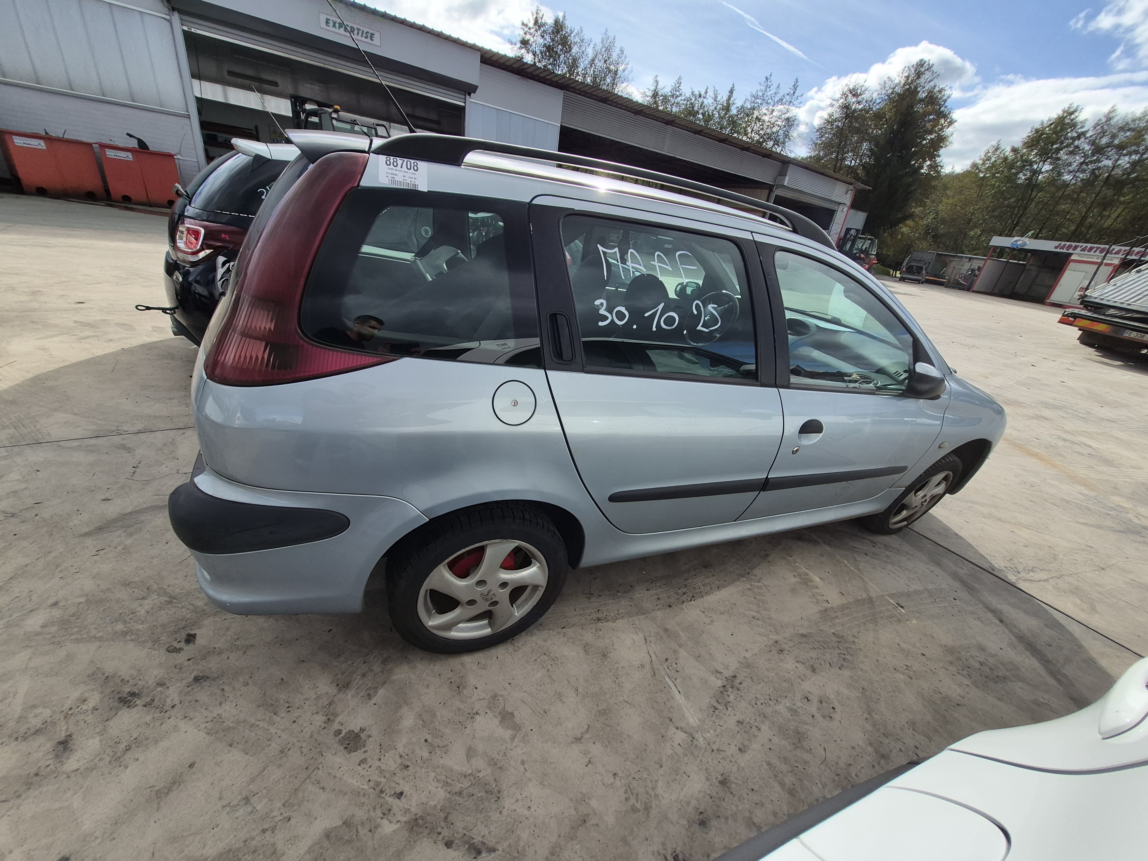 Feu arriere principal gauche (feux) pour PEUGEOT 206 PHASE 2 BREAK Feu arriere principal gauche (feux) pour PEUGEOT 206 PHASE 2 BREAK