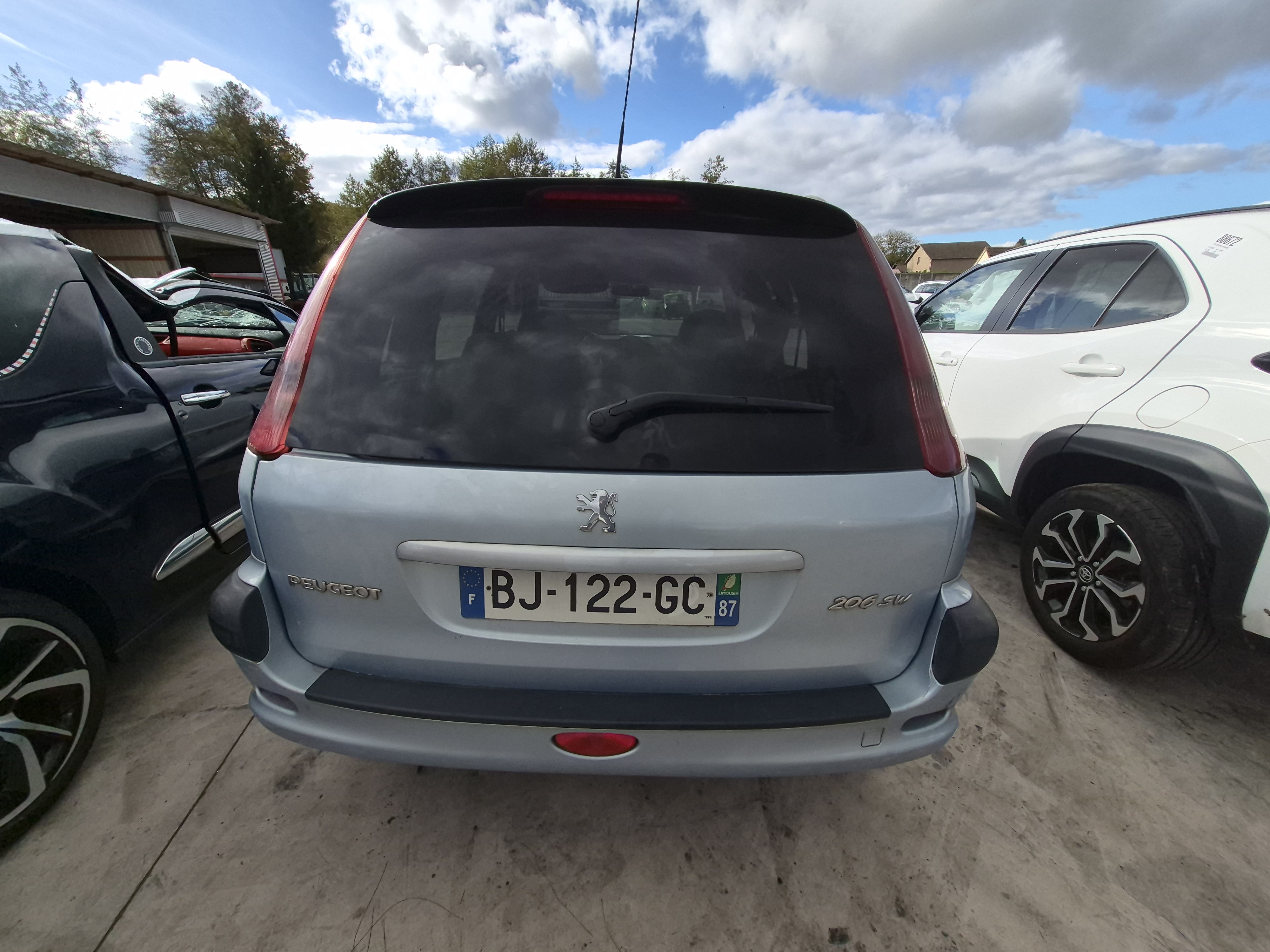 Feu arriere principal gauche (feux) pour PEUGEOT 206 PHASE 2 BREAK Feu arriere principal gauche (feux) pour PEUGEOT 206 PHASE 2 BREAK
