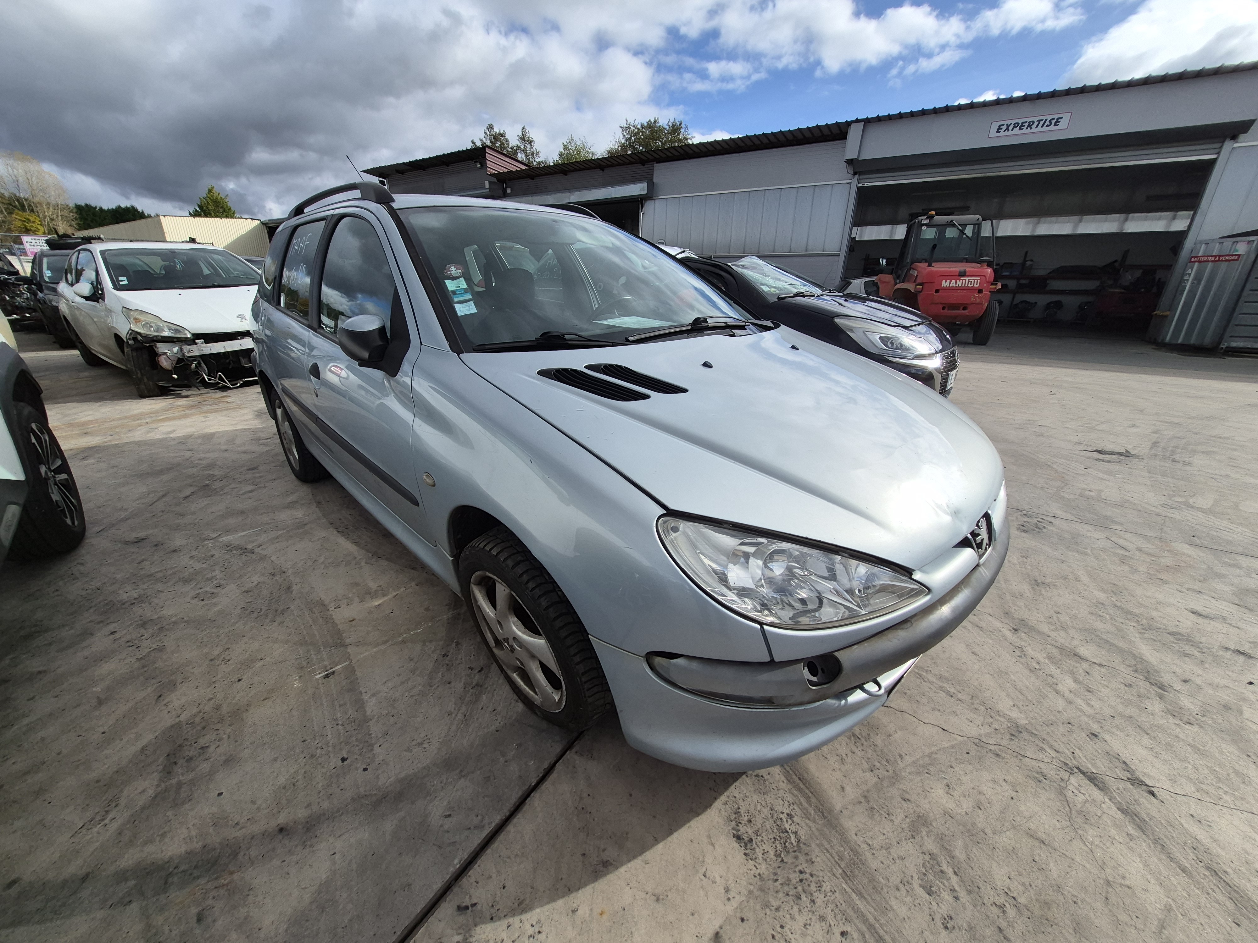 Feu arriere principal gauche (feux) pour PEUGEOT 206 PHASE 2 BREAK Feu arriere principal gauche (feux) pour PEUGEOT 206 PHASE 2 BREAK