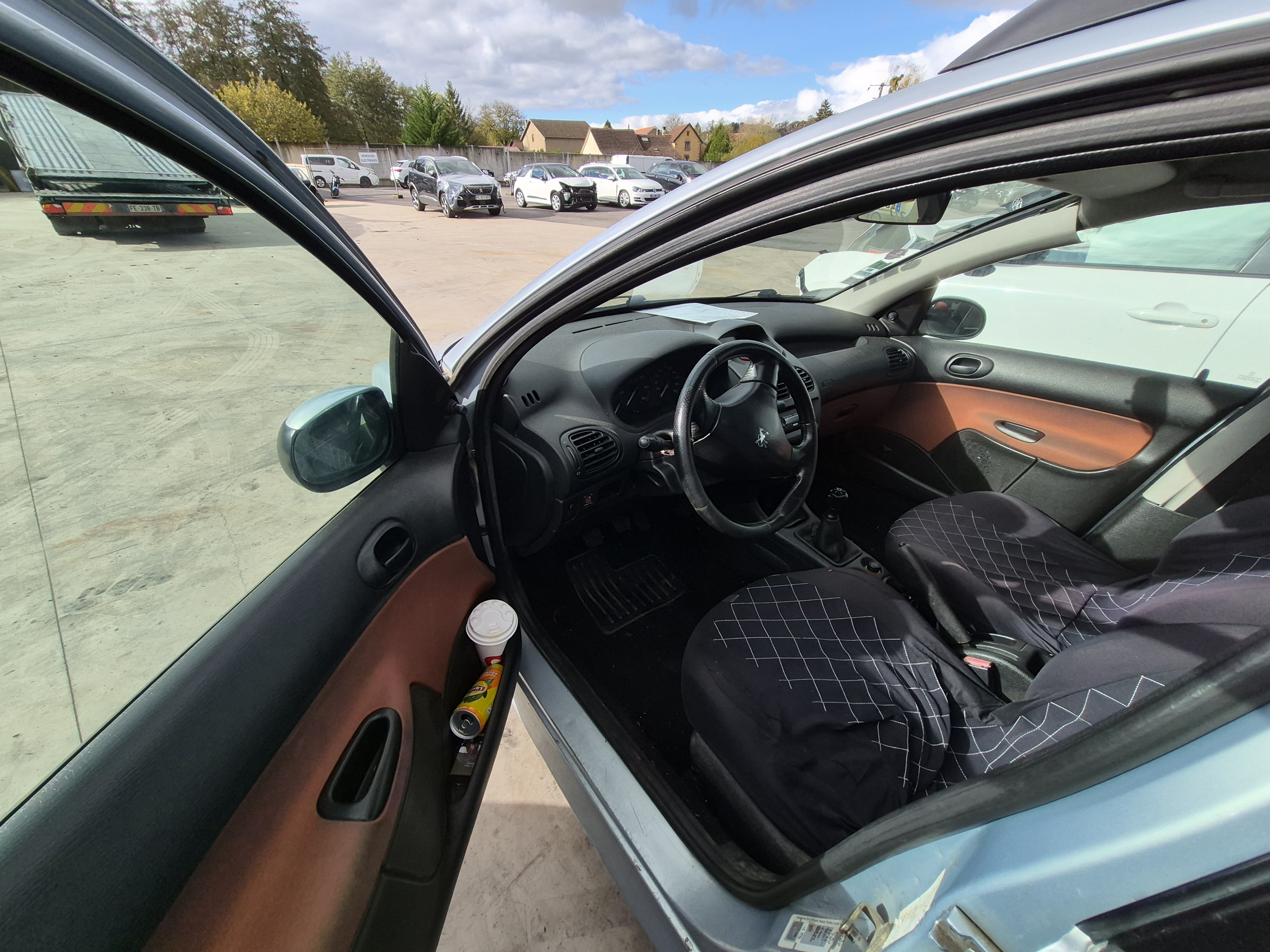 Feu arriere principal gauche (feux) pour PEUGEOT 206 PHASE 2 BREAK Feu arriere principal gauche (feux) pour PEUGEOT 206 PHASE 2 BREAK