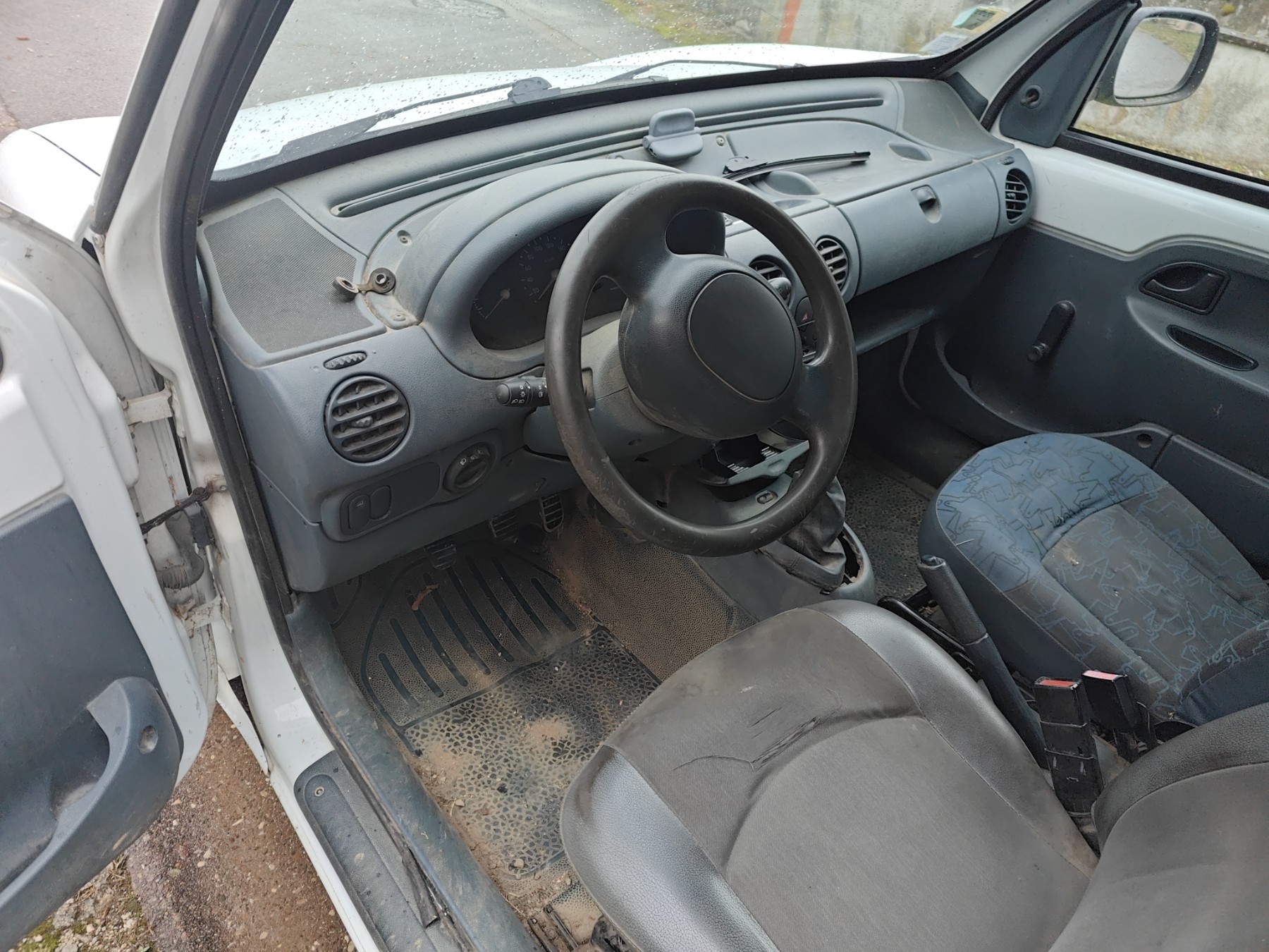 Optique avant principal gauche (feux)(phare) pour RENAULT KANGOO 1 PHASE 1 Optique avant principal gauche (feux)(phare) pour RENAULT KANGOO 1 PHASE 1