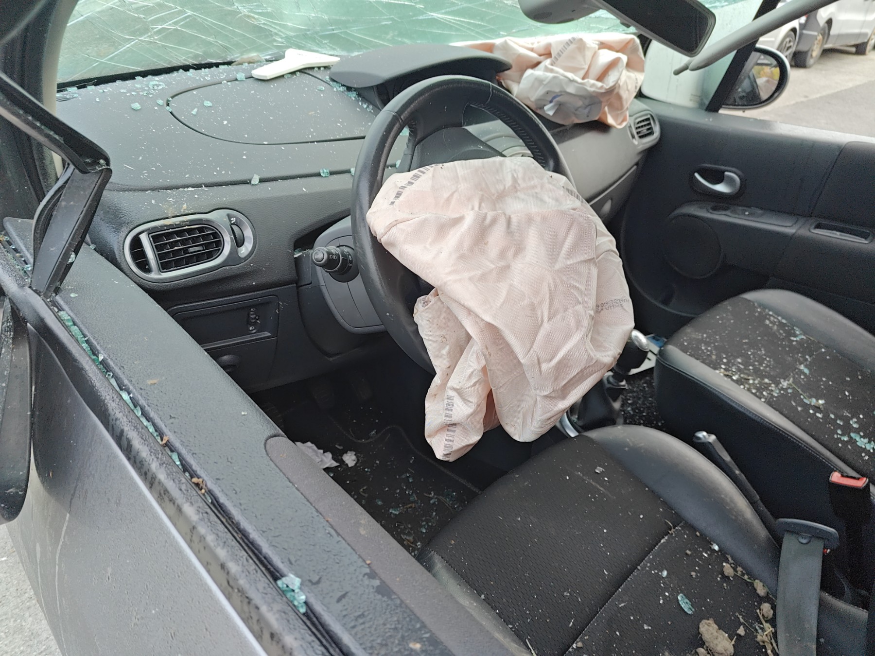 Feu arriere principal droit (feux) pour RENAULT MODUS PHASE 2 Feu arriere principal droit (feux) pour RENAULT MODUS PHASE 2
