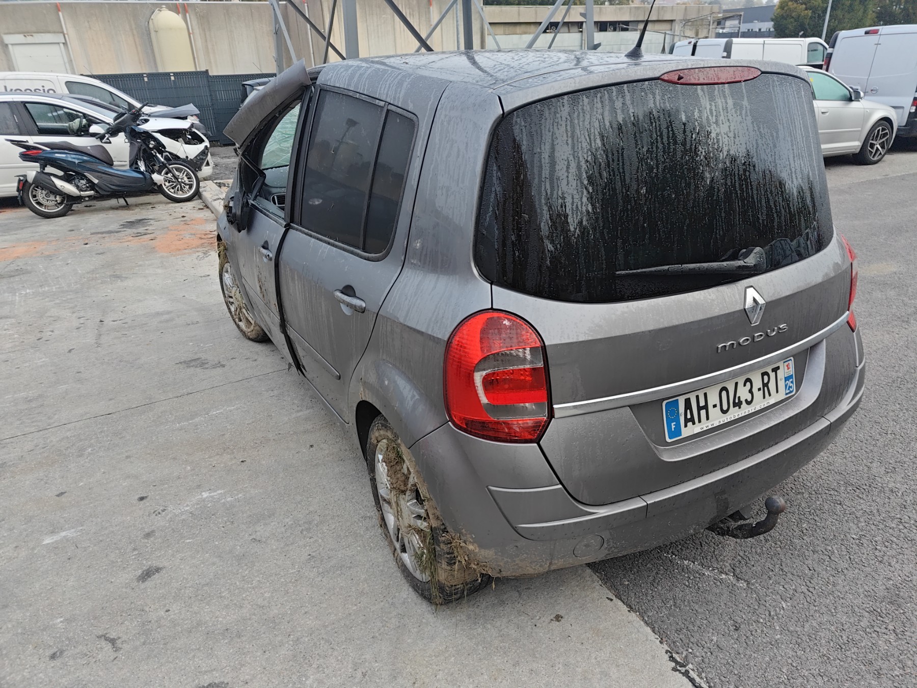 Feu arriere principal droit (feux) pour RENAULT MODUS PHASE 2 Feu arriere principal droit (feux) pour RENAULT MODUS PHASE 2