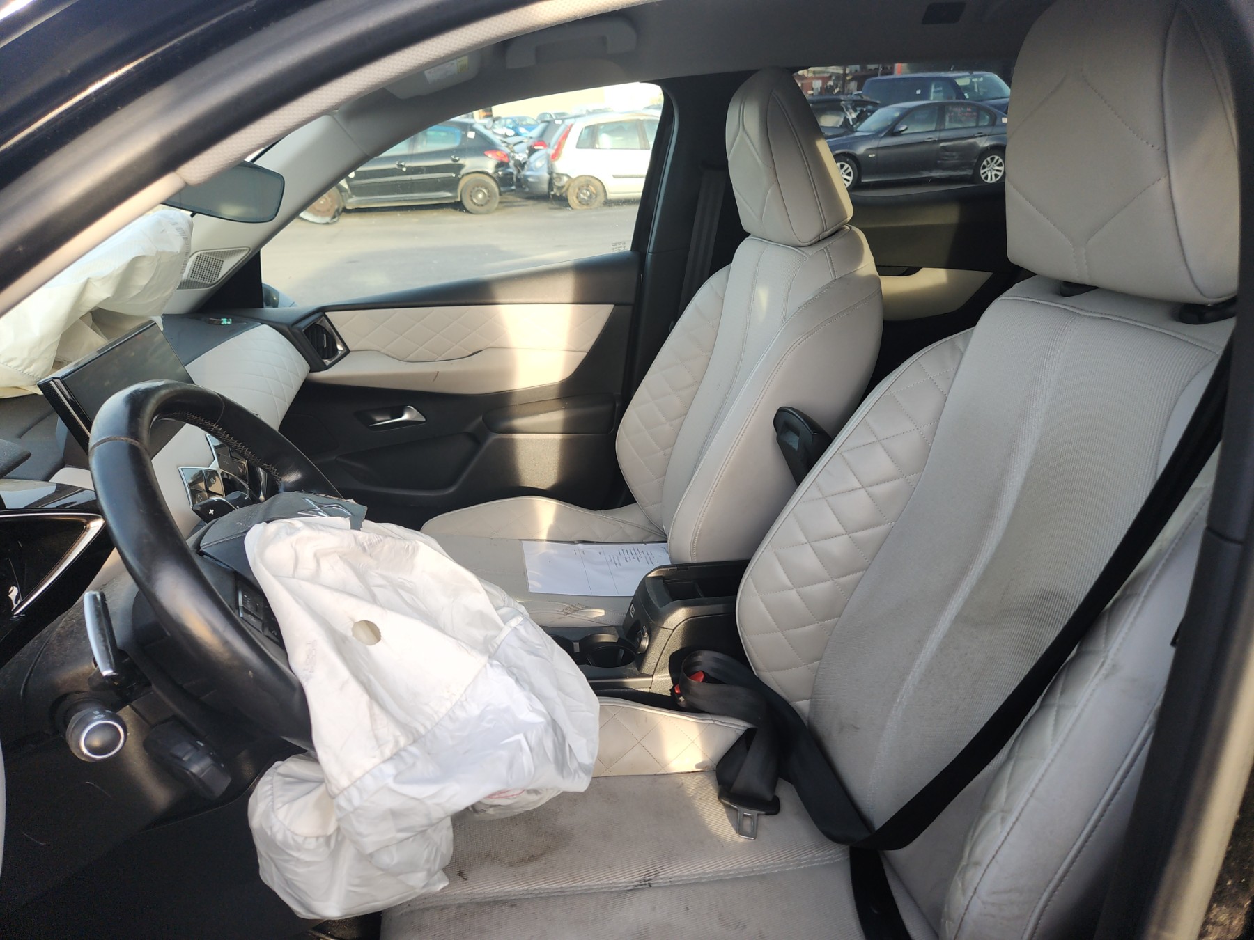 Appui tete avant pour DS DS3 CROSSBACK Appui tete avant pour DS DS3 CROSSBACK