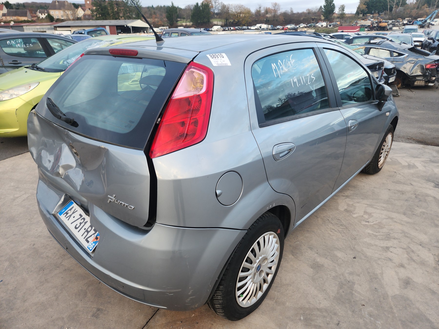 Aile avant droit pour FIAT GRANDE PUNTO Aile avant droit pour FIAT GRANDE PUNTO