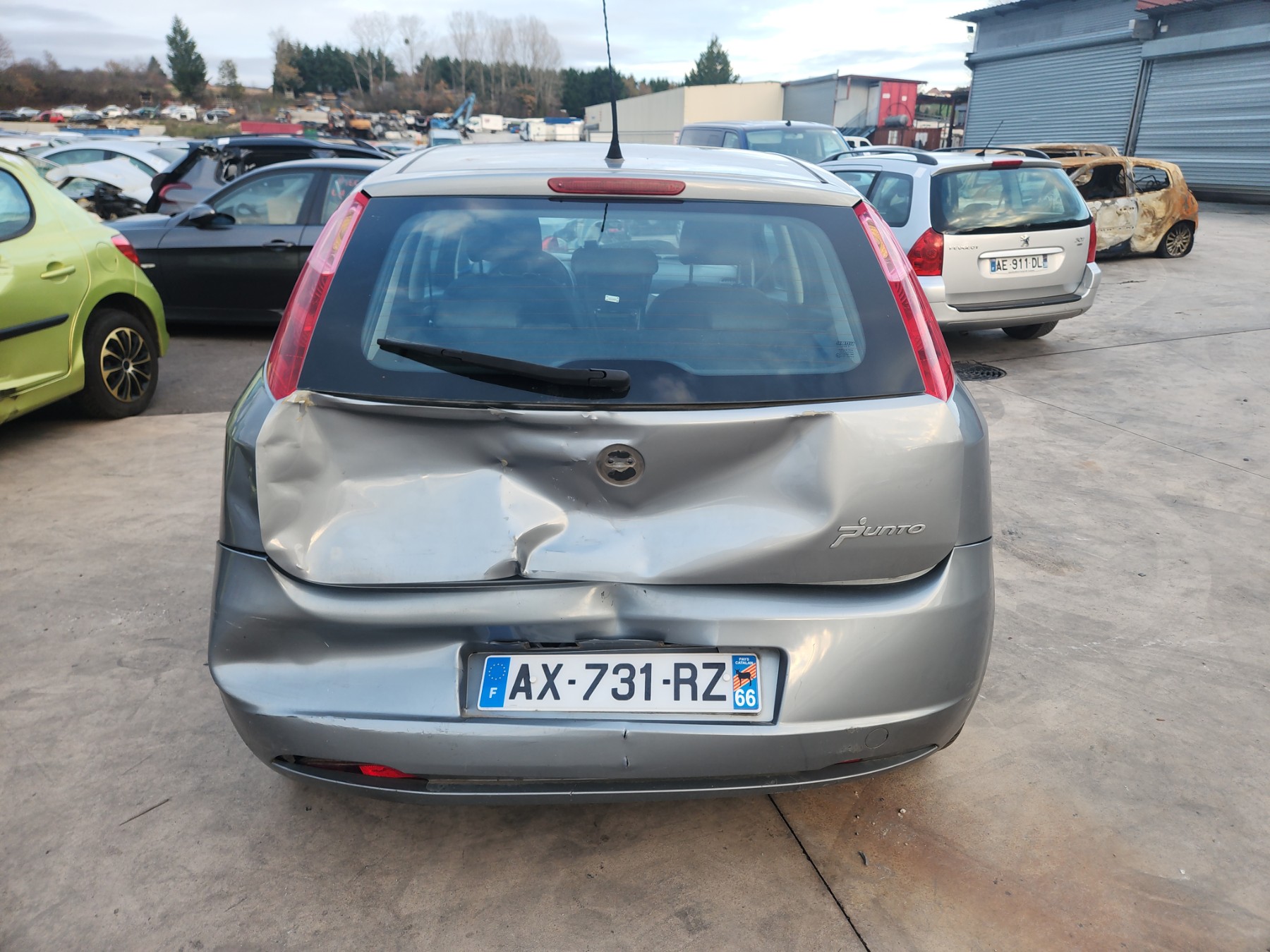 Aile avant droit pour FIAT GRANDE PUNTO Aile avant droit pour FIAT GRANDE PUNTO