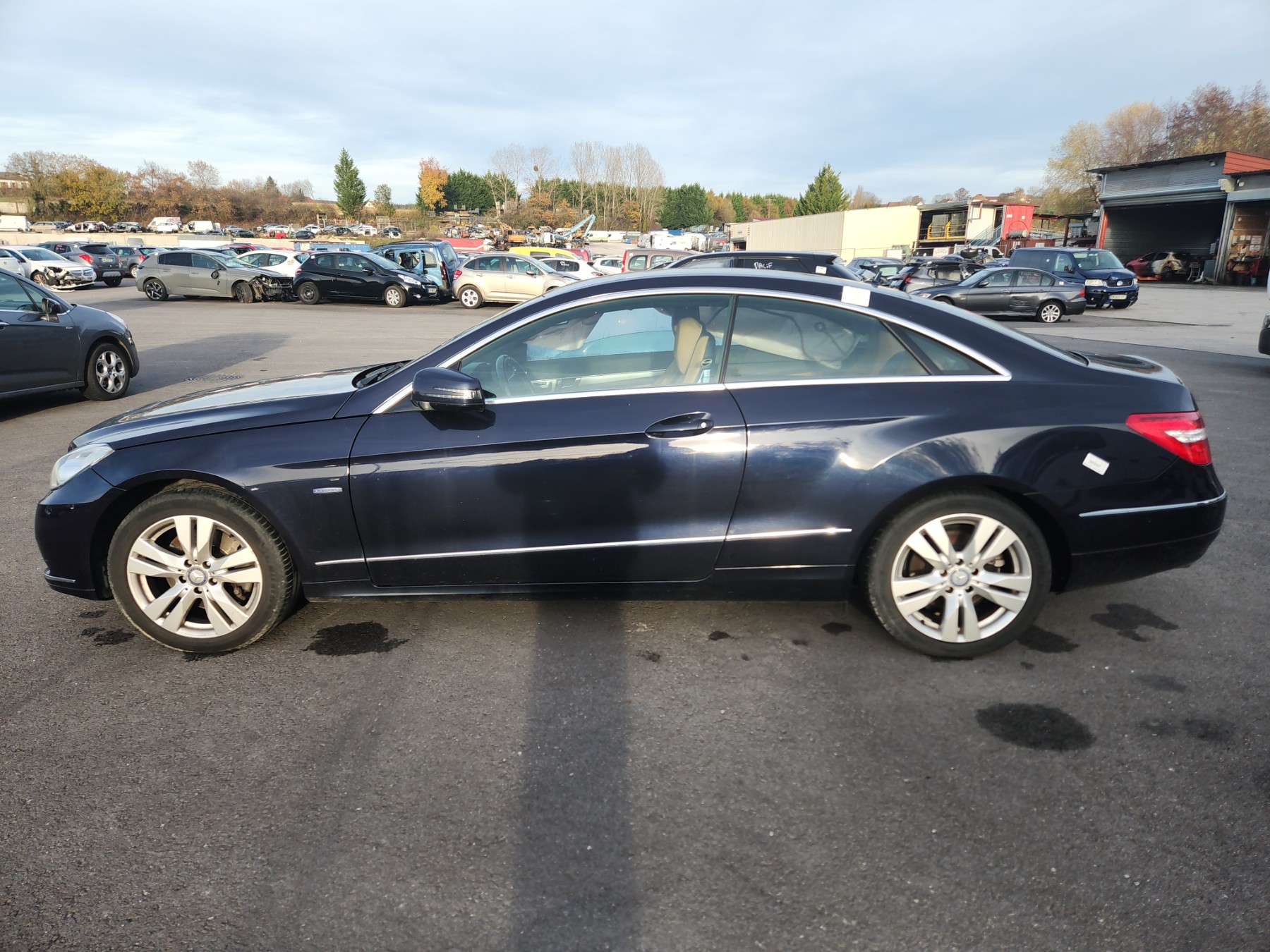 Siege avant gauche pour MERCEDES CLASSE E 207 PHASE 1 COUPE Siege avant gauche pour MERCEDES CLASSE E 207 PHASE 1 COUPE