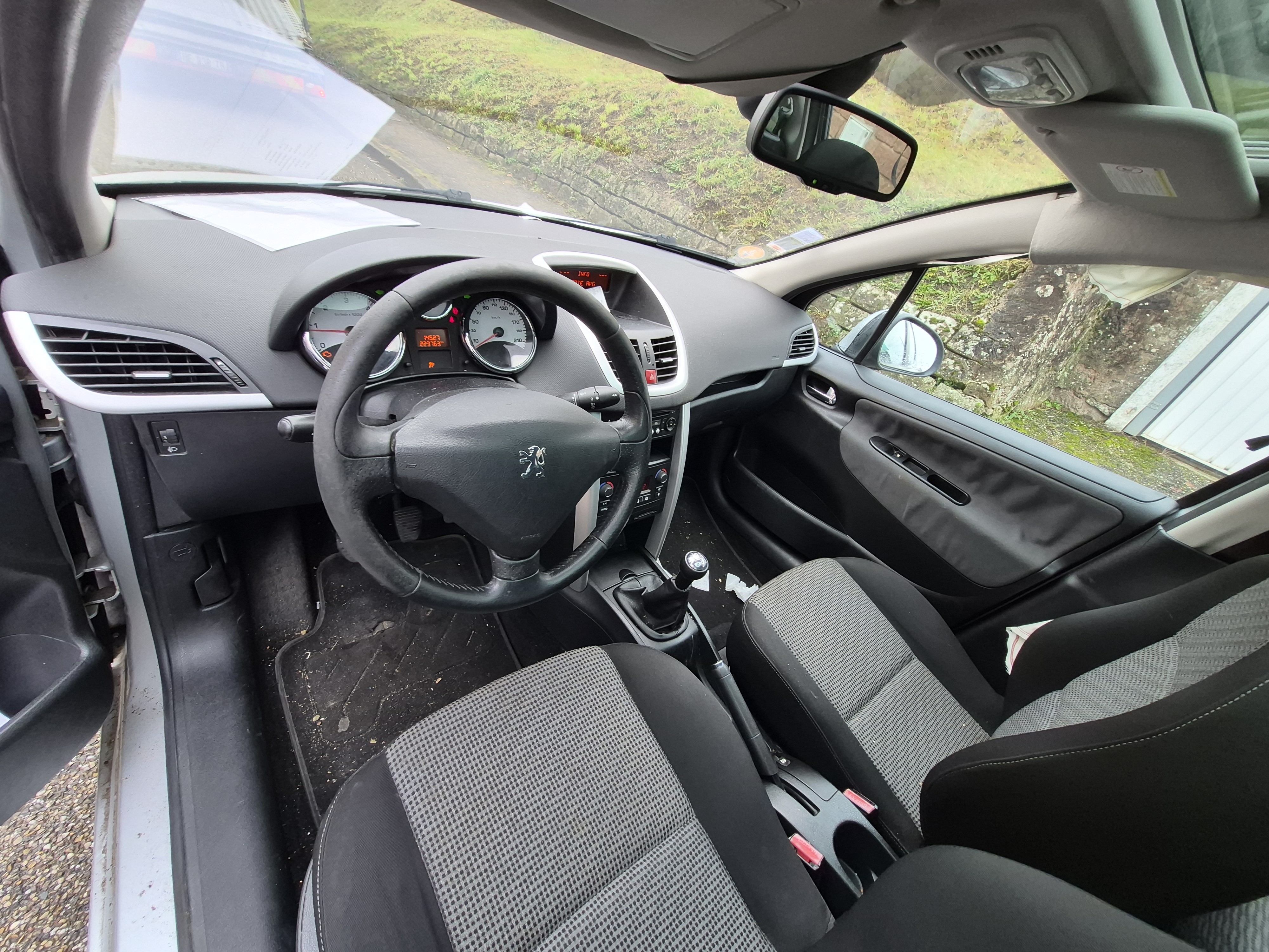 Retroviseur gauche pour PEUGEOT 207 PHASE 2 BREAK Retroviseur gauche pour PEUGEOT 207 PHASE 2 BREAK