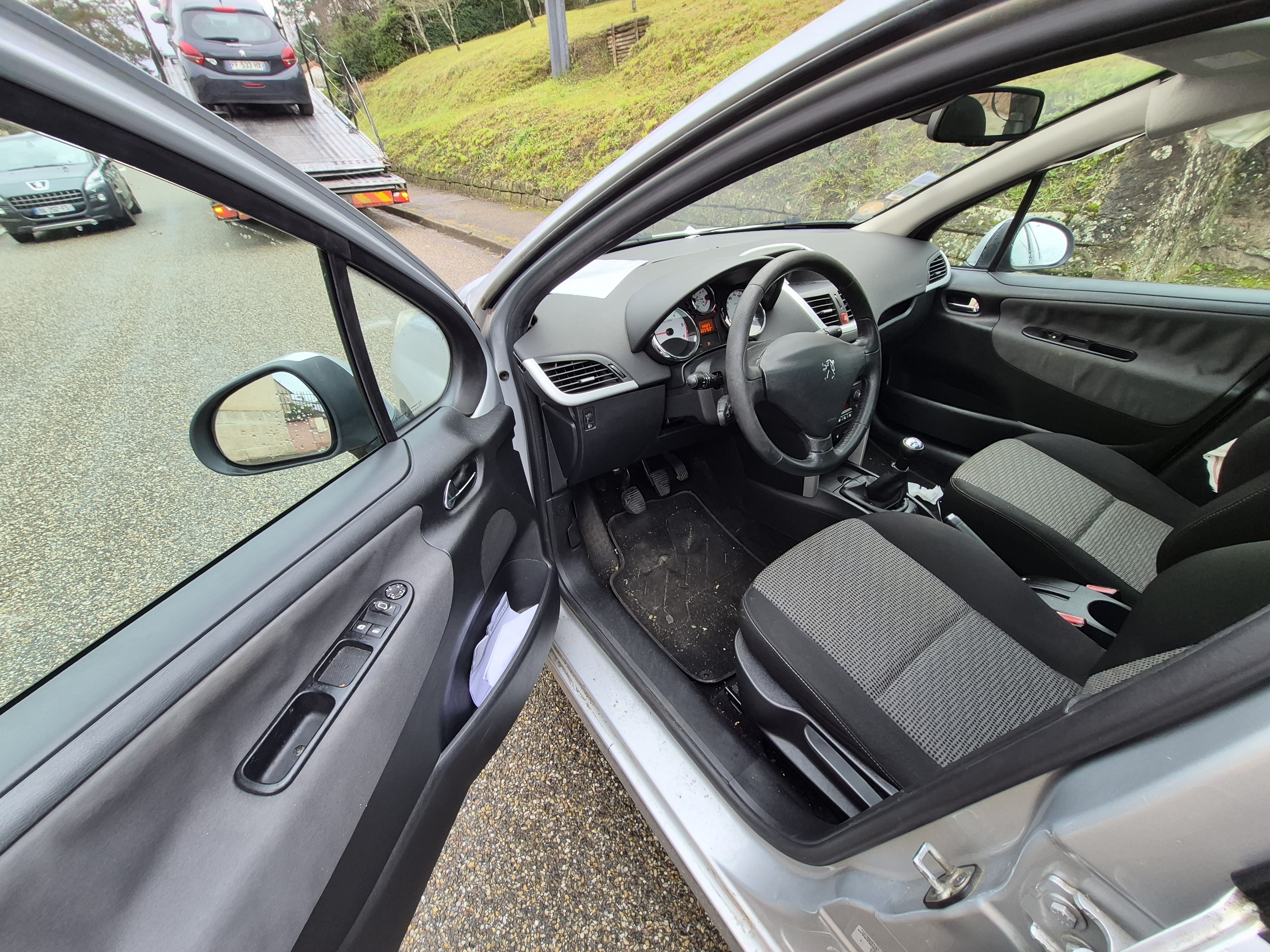 Retroviseur gauche pour PEUGEOT 207 PHASE 2 BREAK Retroviseur gauche pour PEUGEOT 207 PHASE 2 BREAK