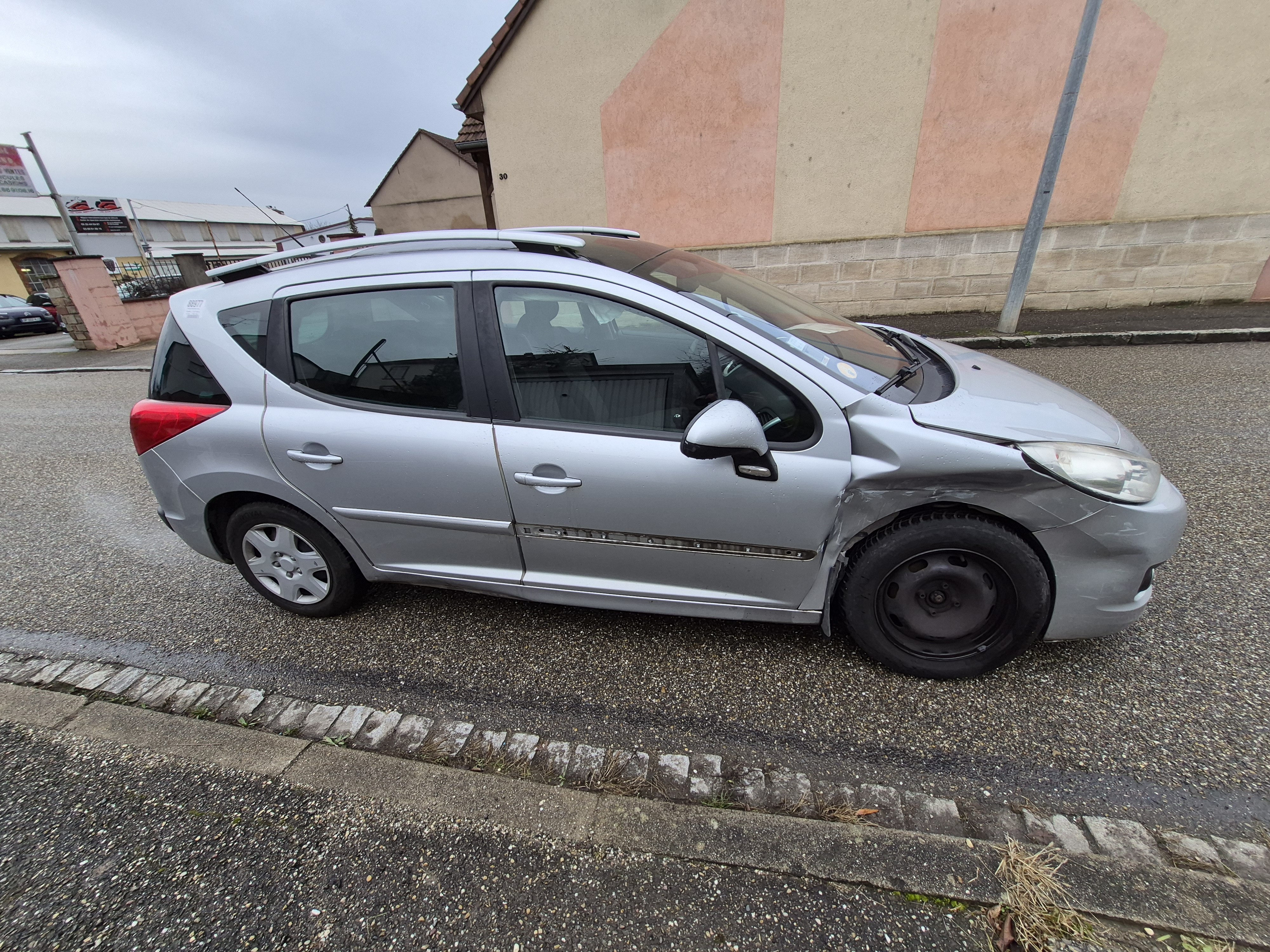 Retroviseur gauche pour PEUGEOT 207 PHASE 2 BREAK Retroviseur gauche pour PEUGEOT 207 PHASE 2 BREAK