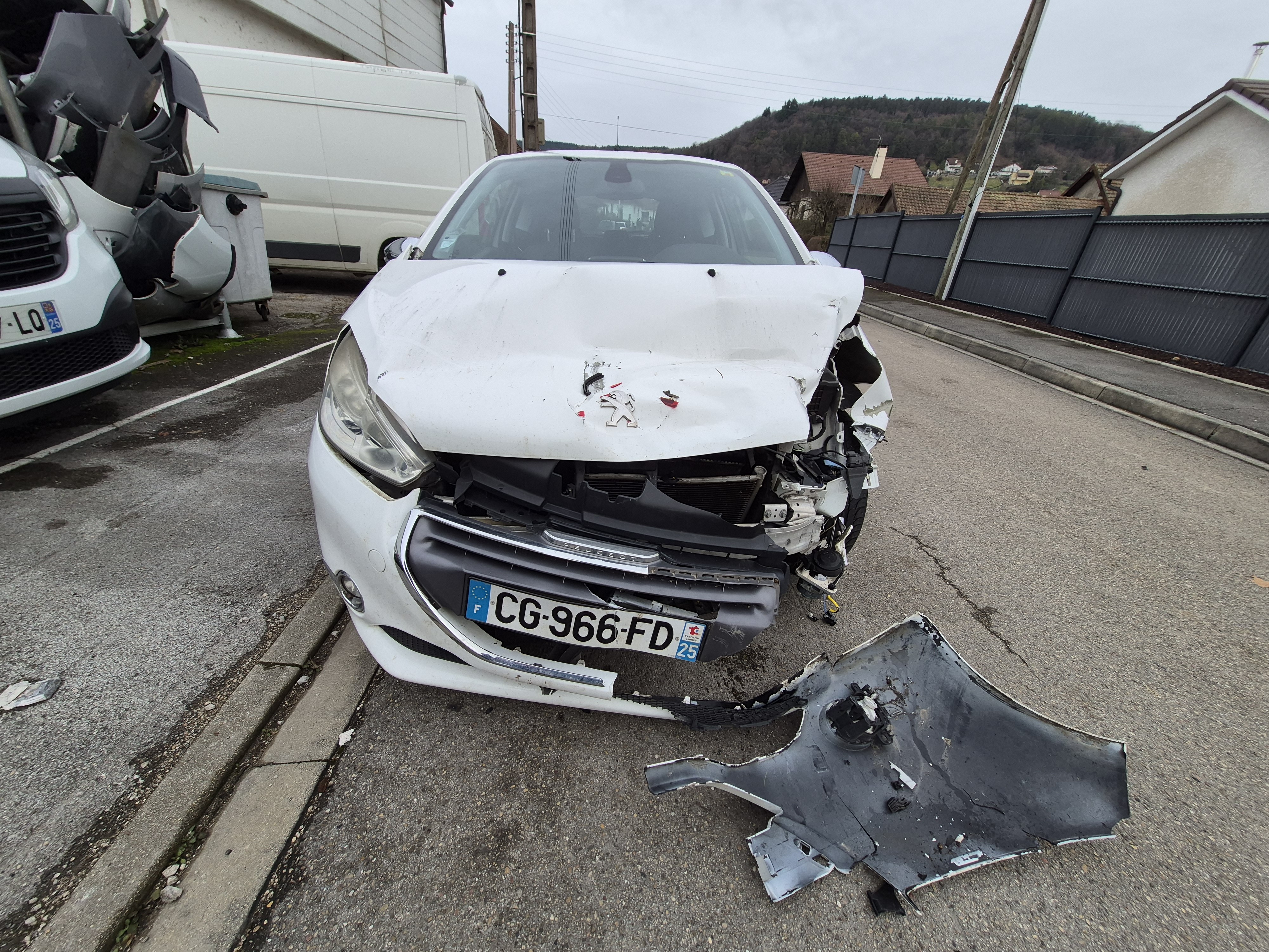 Porte avant gauche pour PEUGEOT 208 1 PHASE 1 Porte avant gauche pour PEUGEOT 208 1 PHASE 1