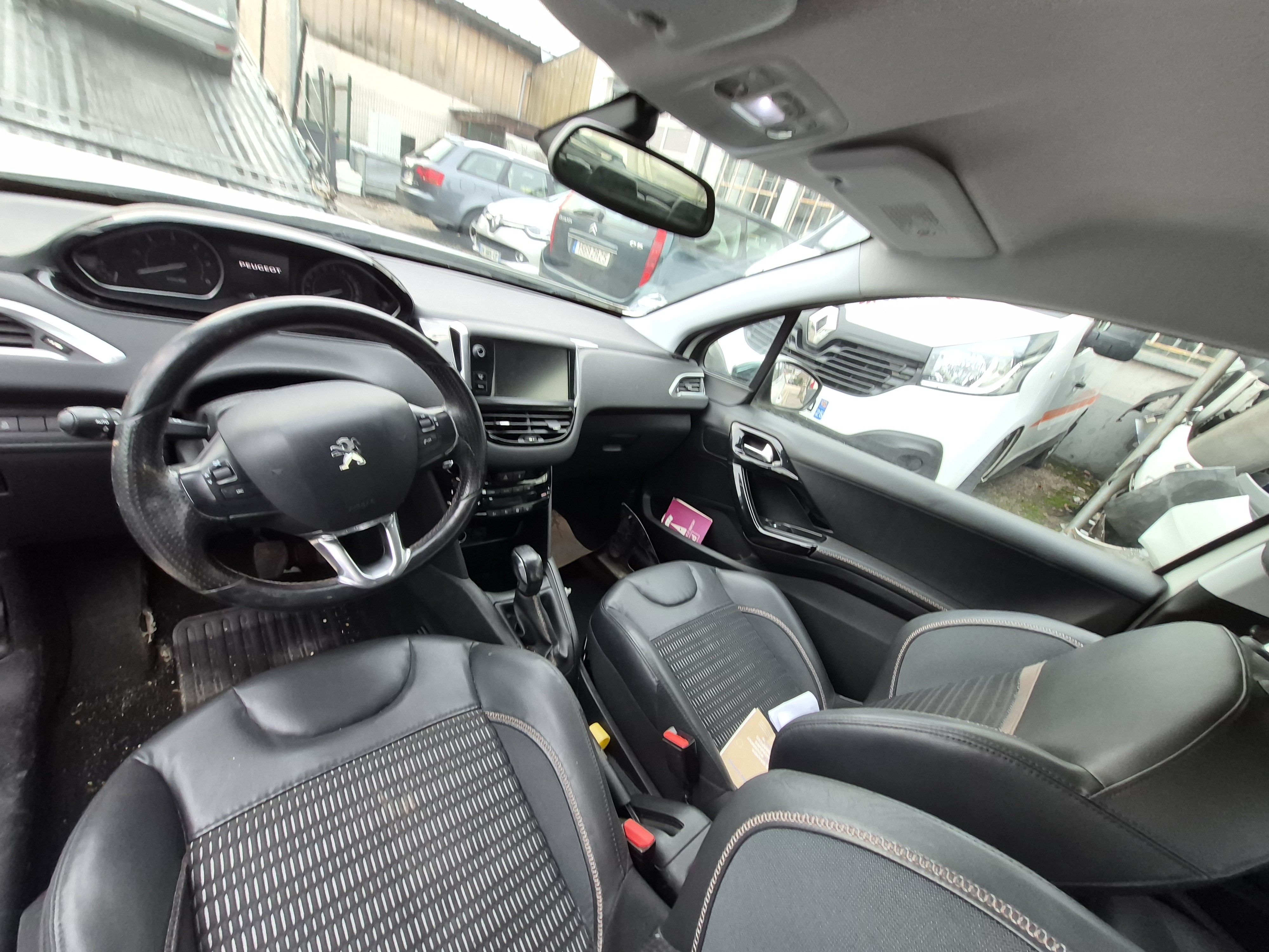 Porte avant gauche pour PEUGEOT 208 1 PHASE 1 Porte avant gauche pour PEUGEOT 208 1 PHASE 1