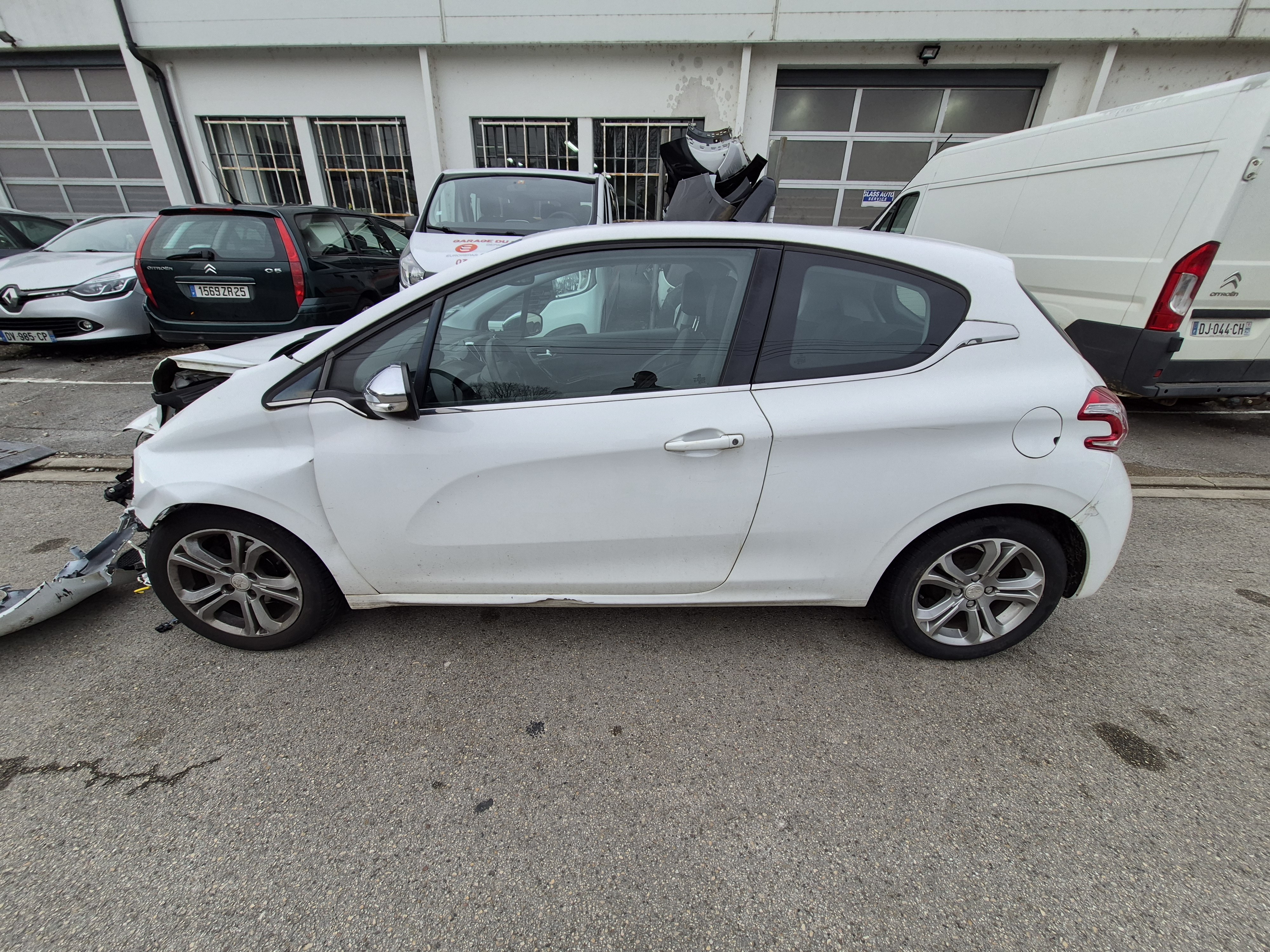 Porte avant gauche pour PEUGEOT 208 1 PHASE 1 Porte avant gauche pour PEUGEOT 208 1 PHASE 1