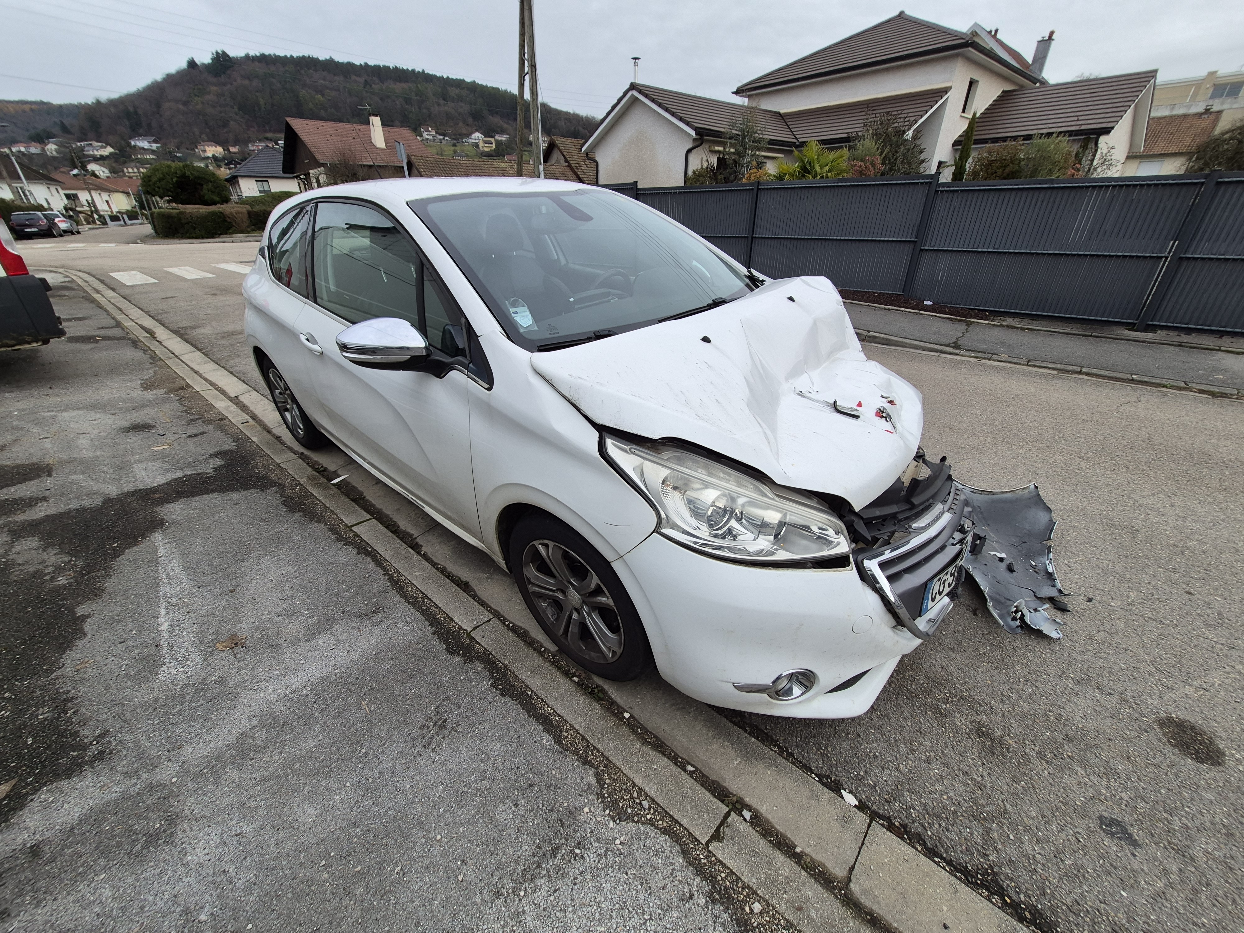 Porte avant gauche pour PEUGEOT 208 1 PHASE 1 Porte avant gauche pour PEUGEOT 208 1 PHASE 1