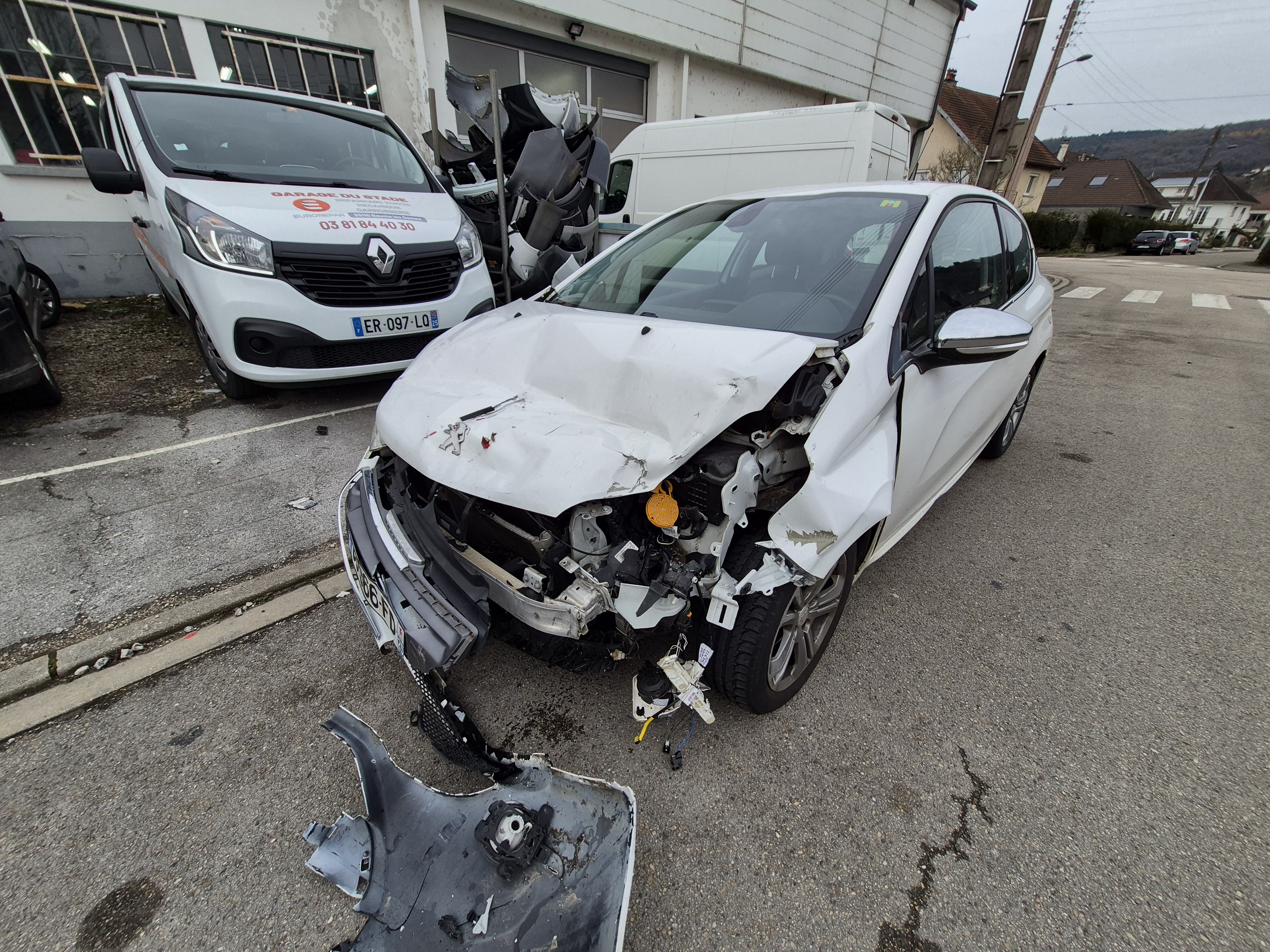 Porte avant gauche pour PEUGEOT 208 1 PHASE 1 Porte avant gauche pour PEUGEOT 208 1 PHASE 1