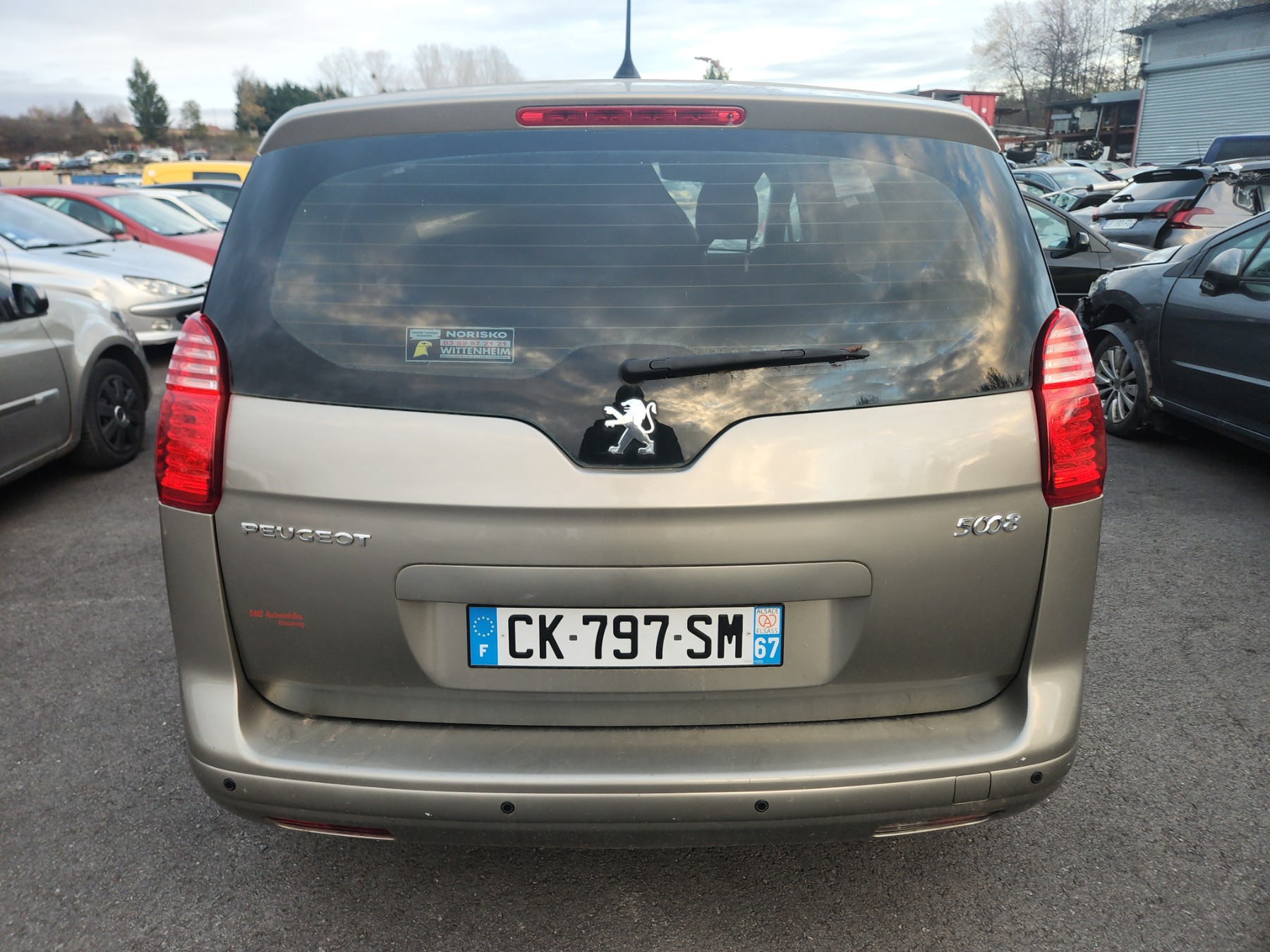 Porte arriere gauche pour PEUGEOT 5008 1 PHASE 1 Porte arriere gauche pour PEUGEOT 5008 1 PHASE 1