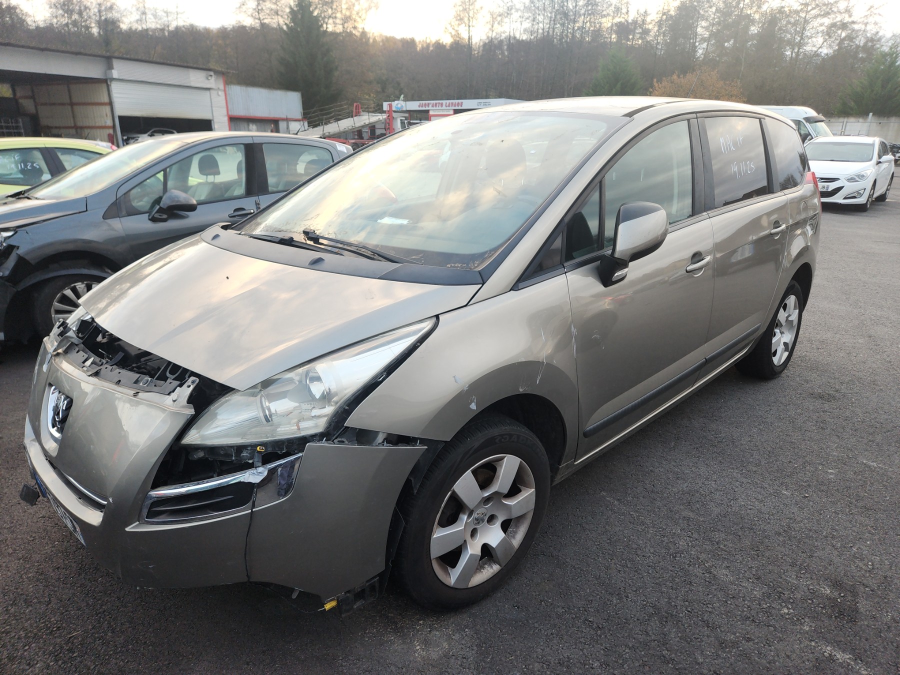 Porte arriere gauche pour PEUGEOT 5008 1 PHASE 1 Porte arriere gauche pour PEUGEOT 5008 1 PHASE 1