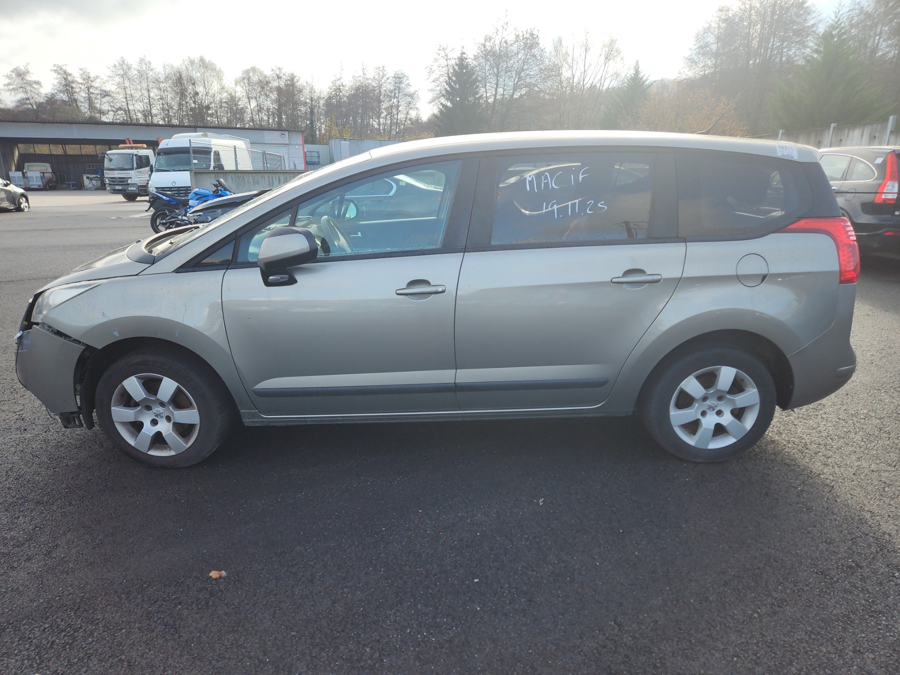 Porte arriere gauche pour PEUGEOT 5008 1 PHASE 1 Porte arriere gauche pour PEUGEOT 5008 1 PHASE 1