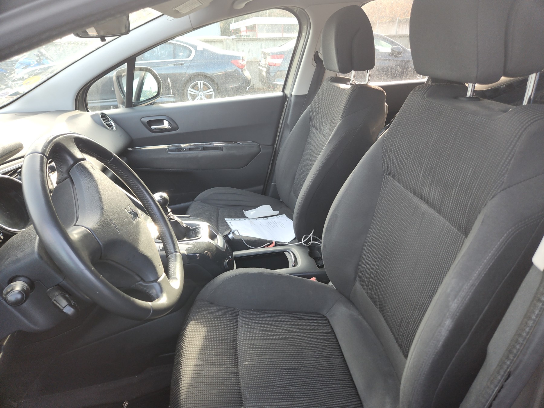 Porte arriere gauche pour PEUGEOT 5008 1 PHASE 1 Porte arriere gauche pour PEUGEOT 5008 1 PHASE 1