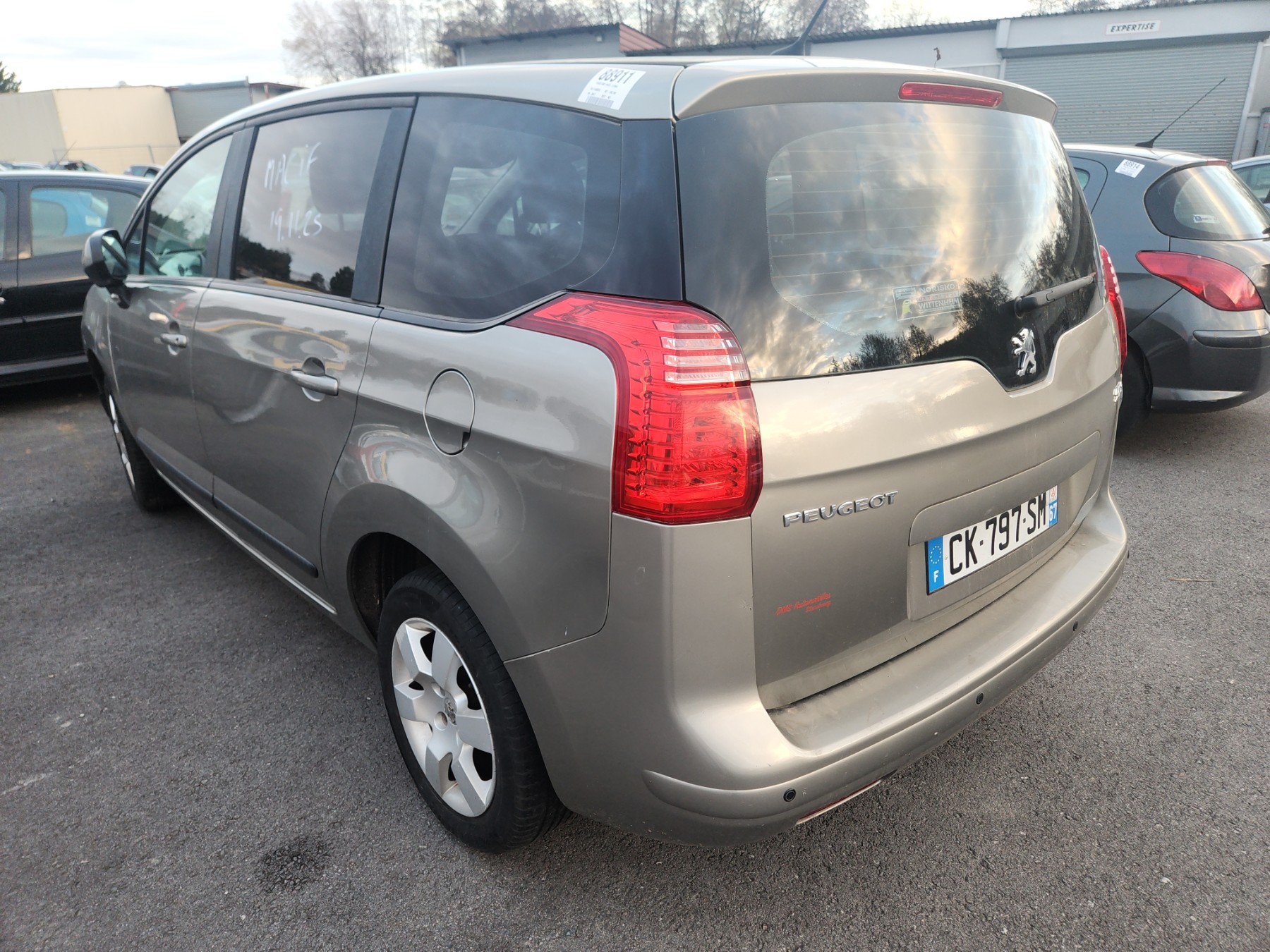 Porte arriere gauche pour PEUGEOT 5008 1 PHASE 1 Porte arriere gauche pour PEUGEOT 5008 1 PHASE 1