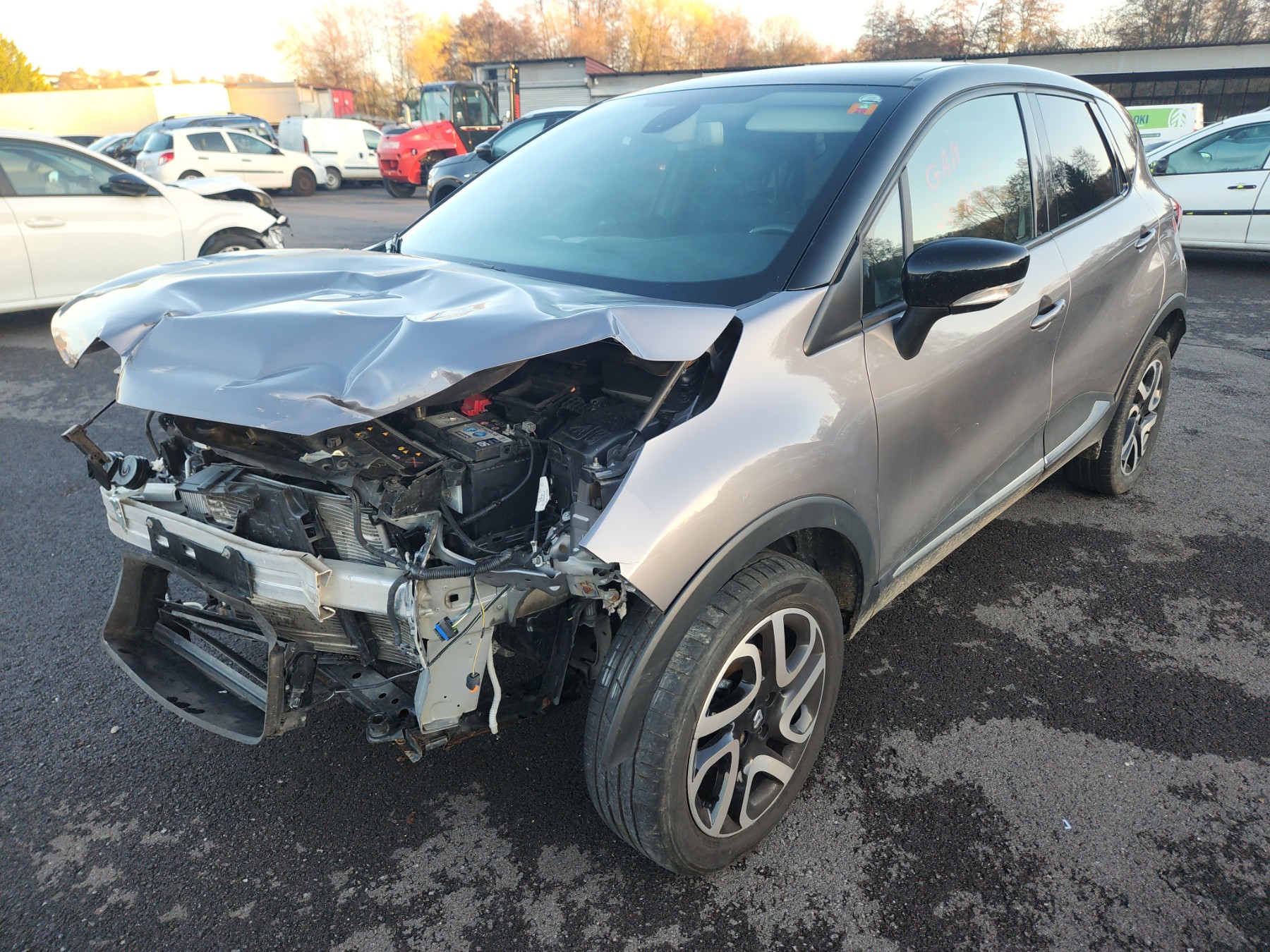 Extension d'aile arriere gauche pour RENAULT CAPTUR 1 PHASE 1 Extension d'aile arriere gauche pour RENAULT CAPTUR 1 PHASE 1