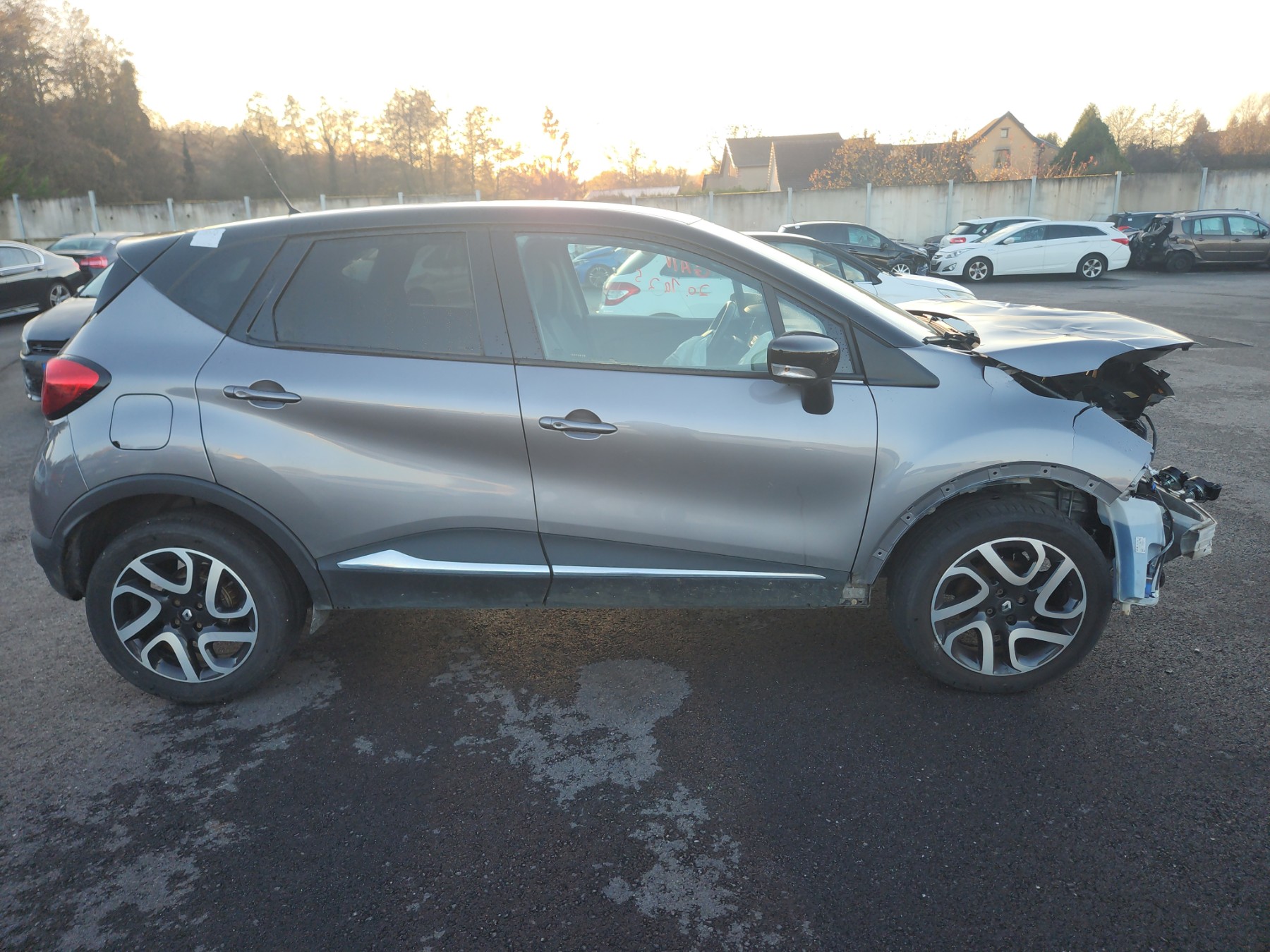 Extension d'aile arriere gauche pour RENAULT CAPTUR 1 PHASE 1 Extension d'aile arriere gauche pour RENAULT CAPTUR 1 PHASE 1