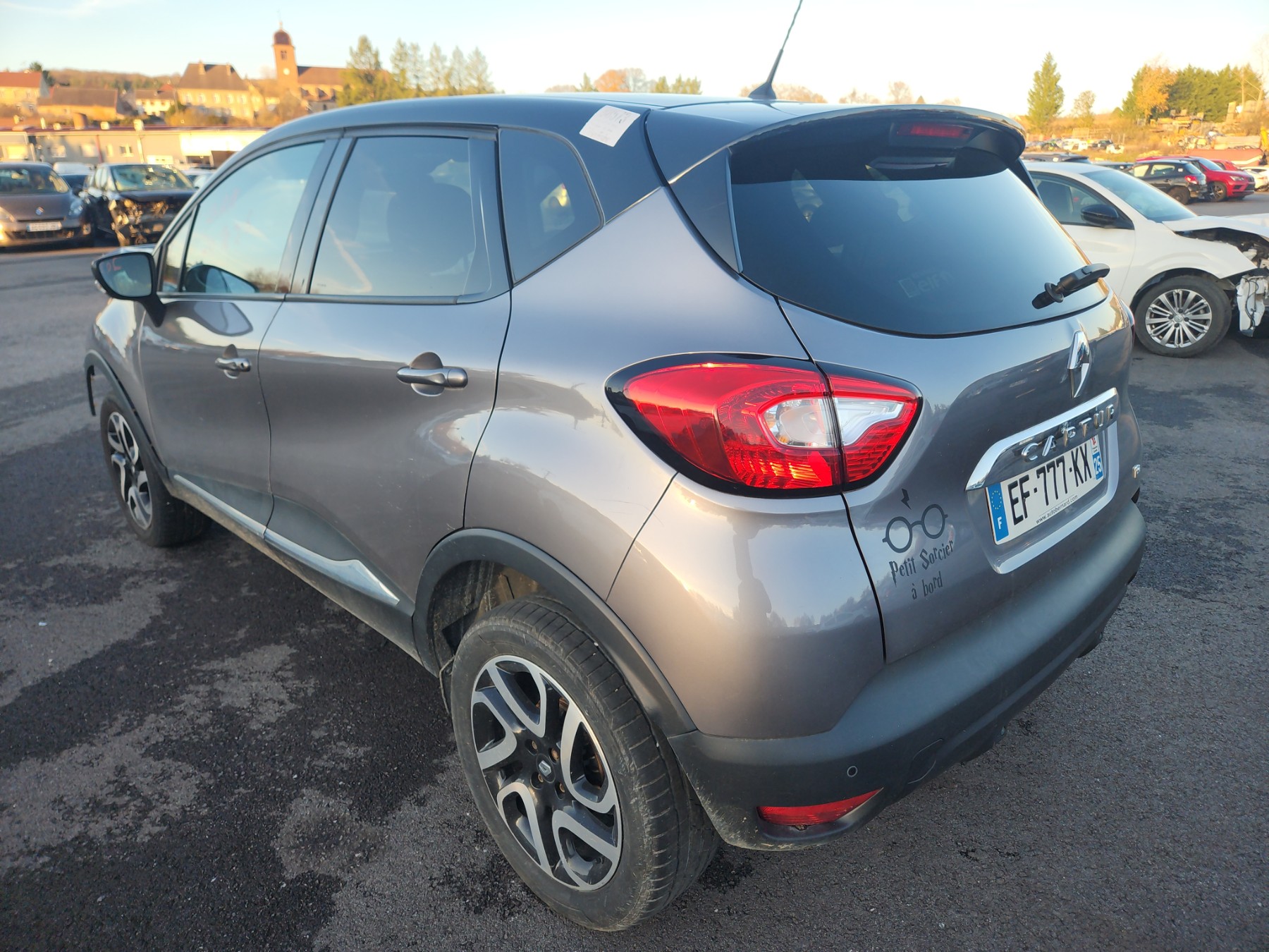 Extension d'aile arriere gauche pour RENAULT CAPTUR 1 PHASE 1 Extension d'aile arriere gauche pour RENAULT CAPTUR 1 PHASE 1