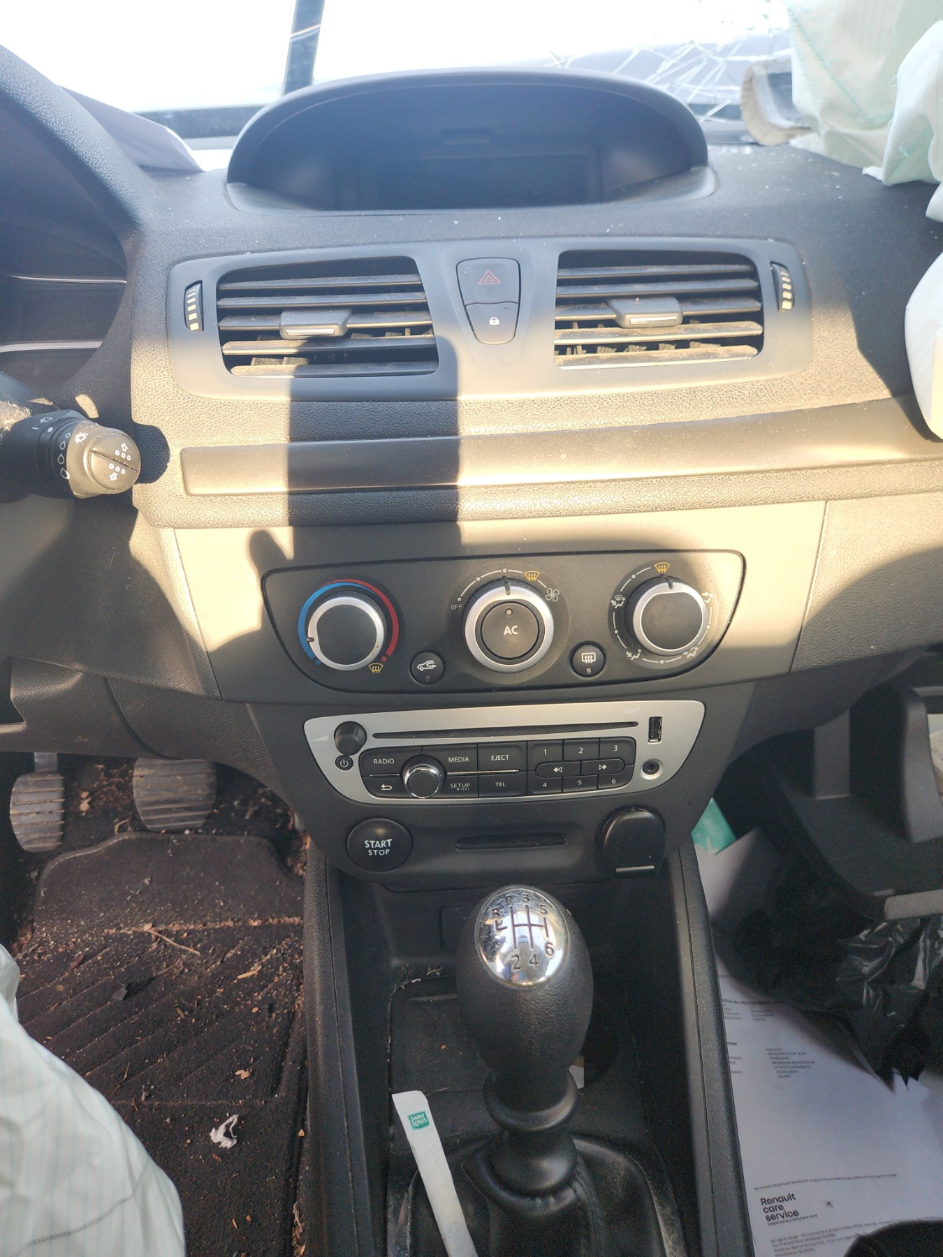 Feu arriere principal droit (feux) pour RENAULT MEGANE 3 PHASE 2 BREAK Feu arriere principal droit (feux) pour RENAULT MEGANE 3 PHASE 2 BREAK